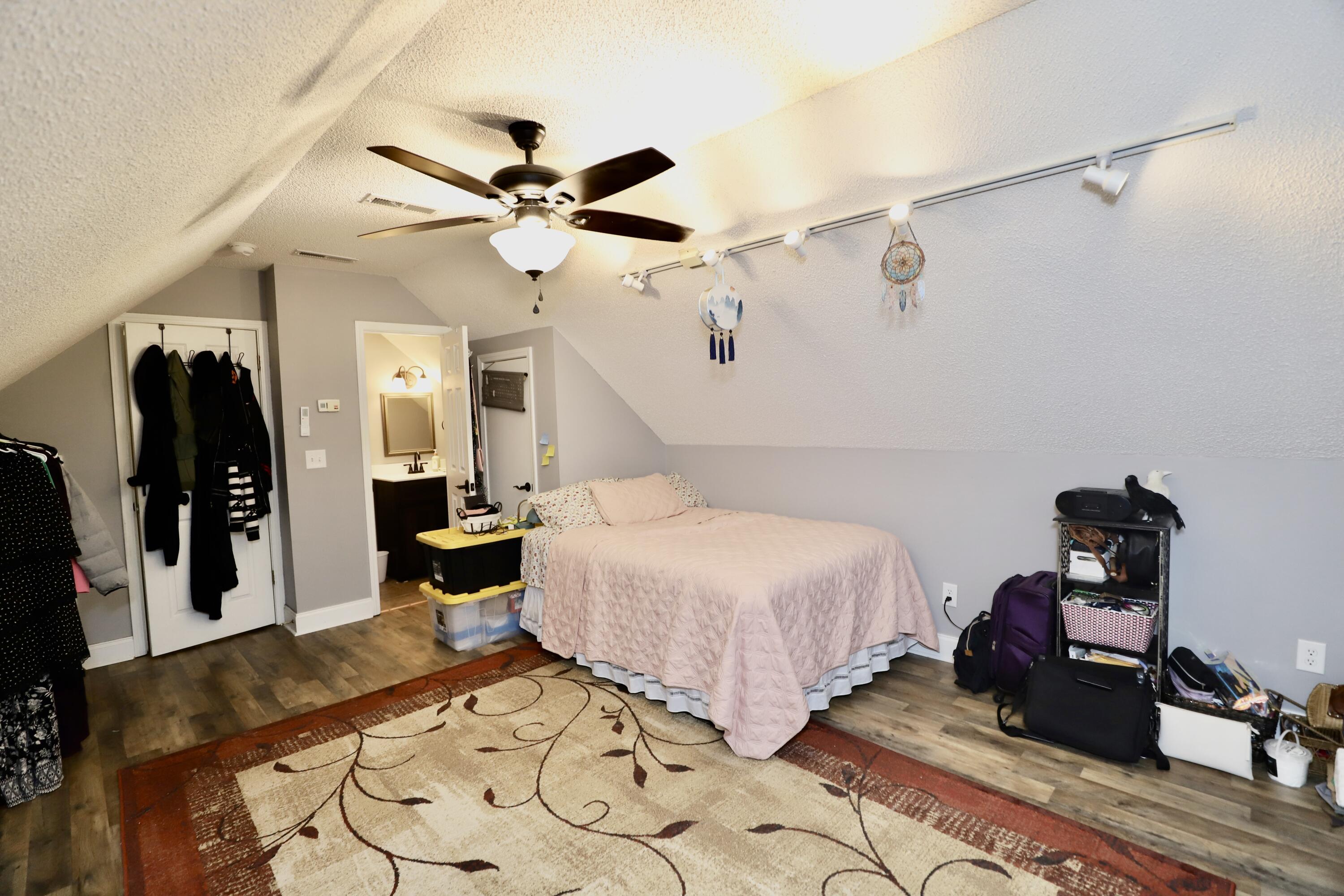 1855 Beachforest Way