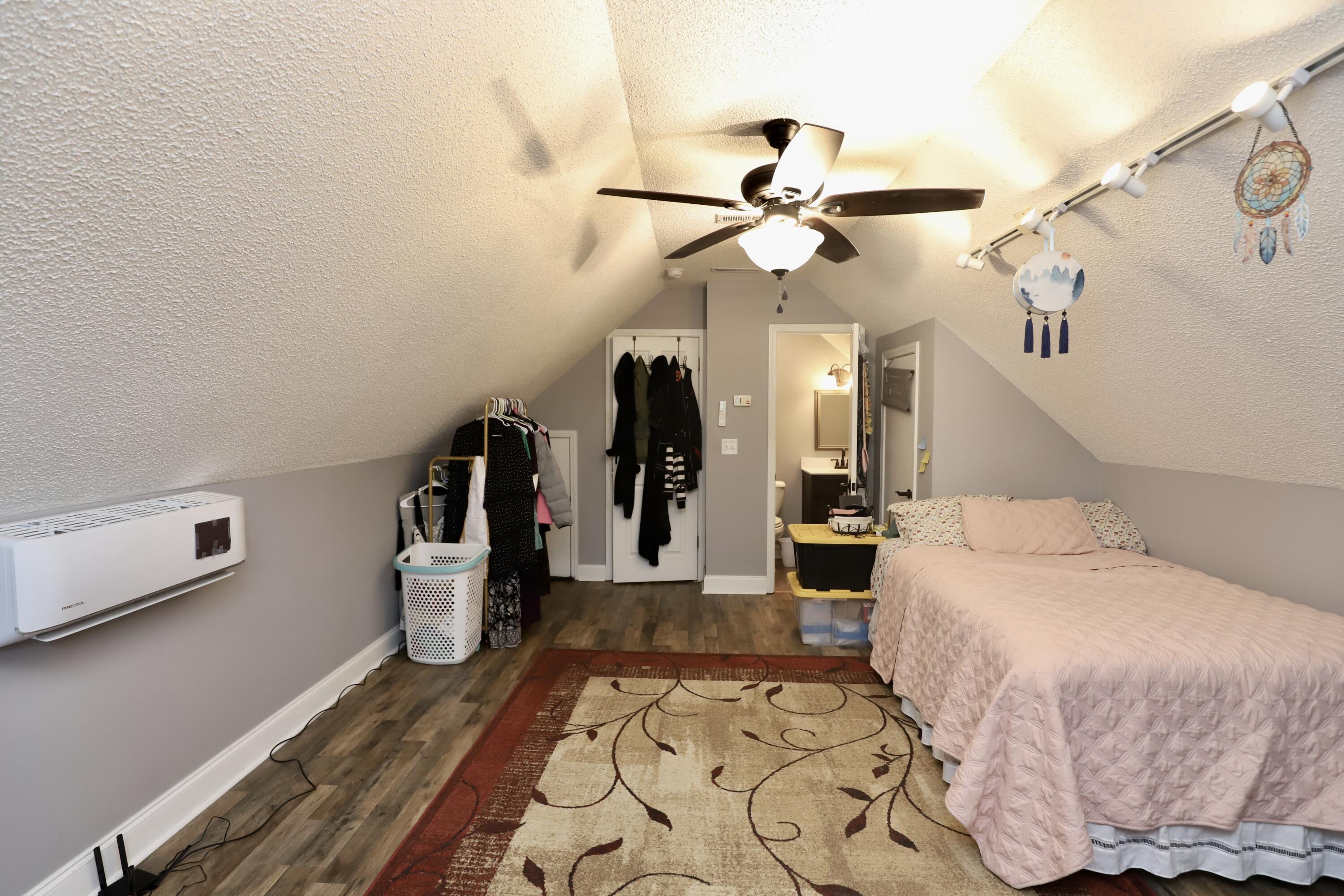 1855 Beachforest Way