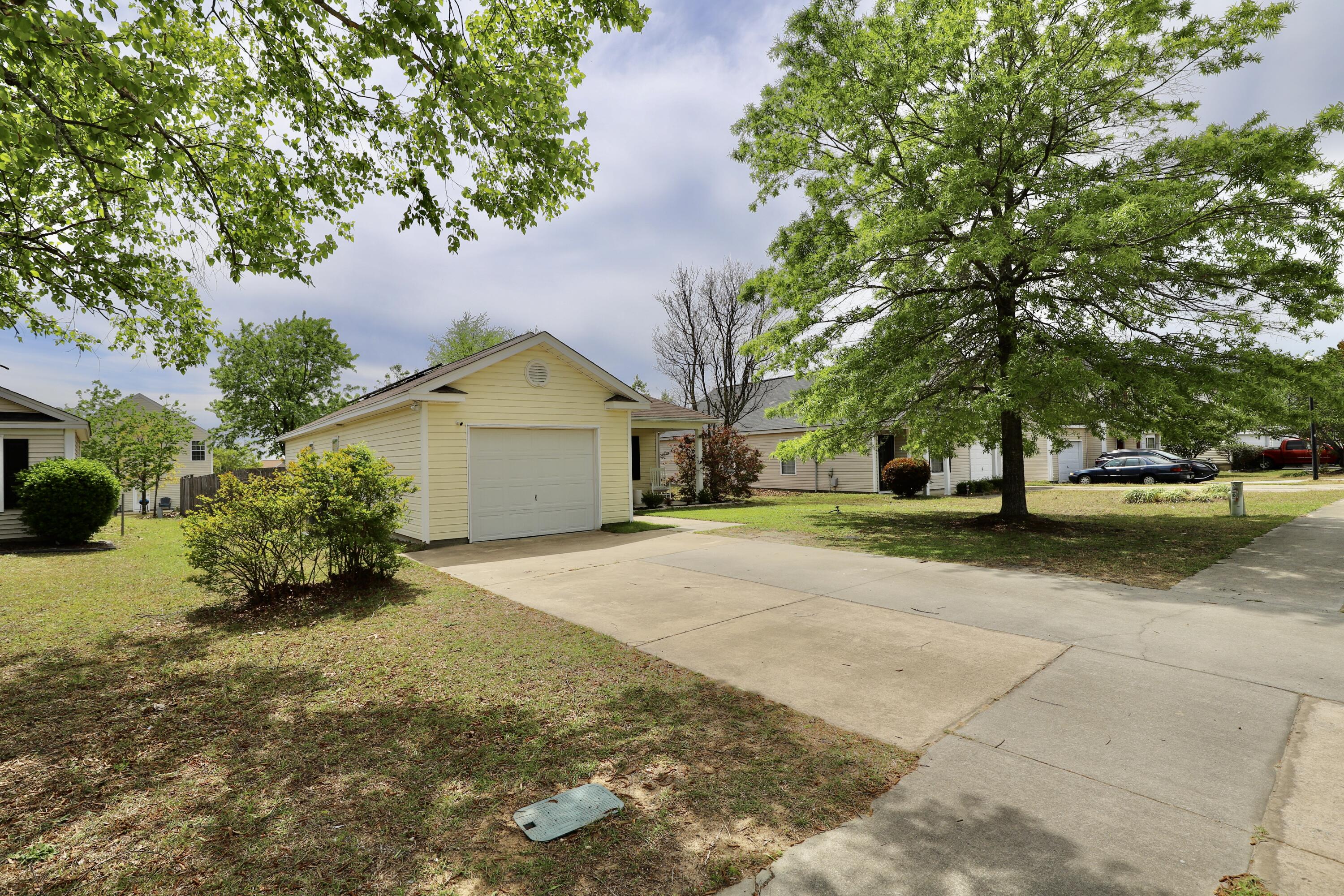 1116 Waverly Place Lane