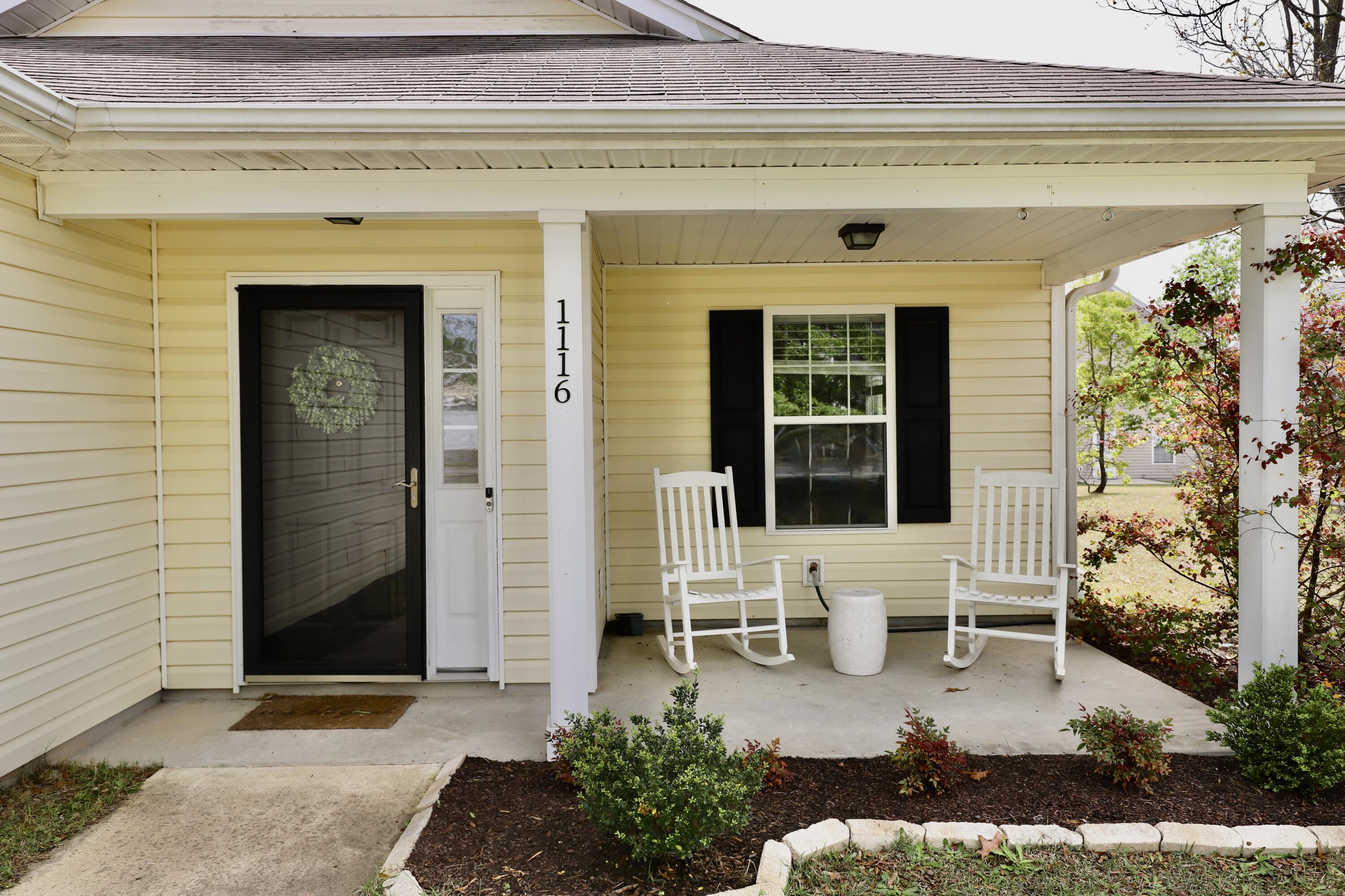 1116 Waverly Place Lane