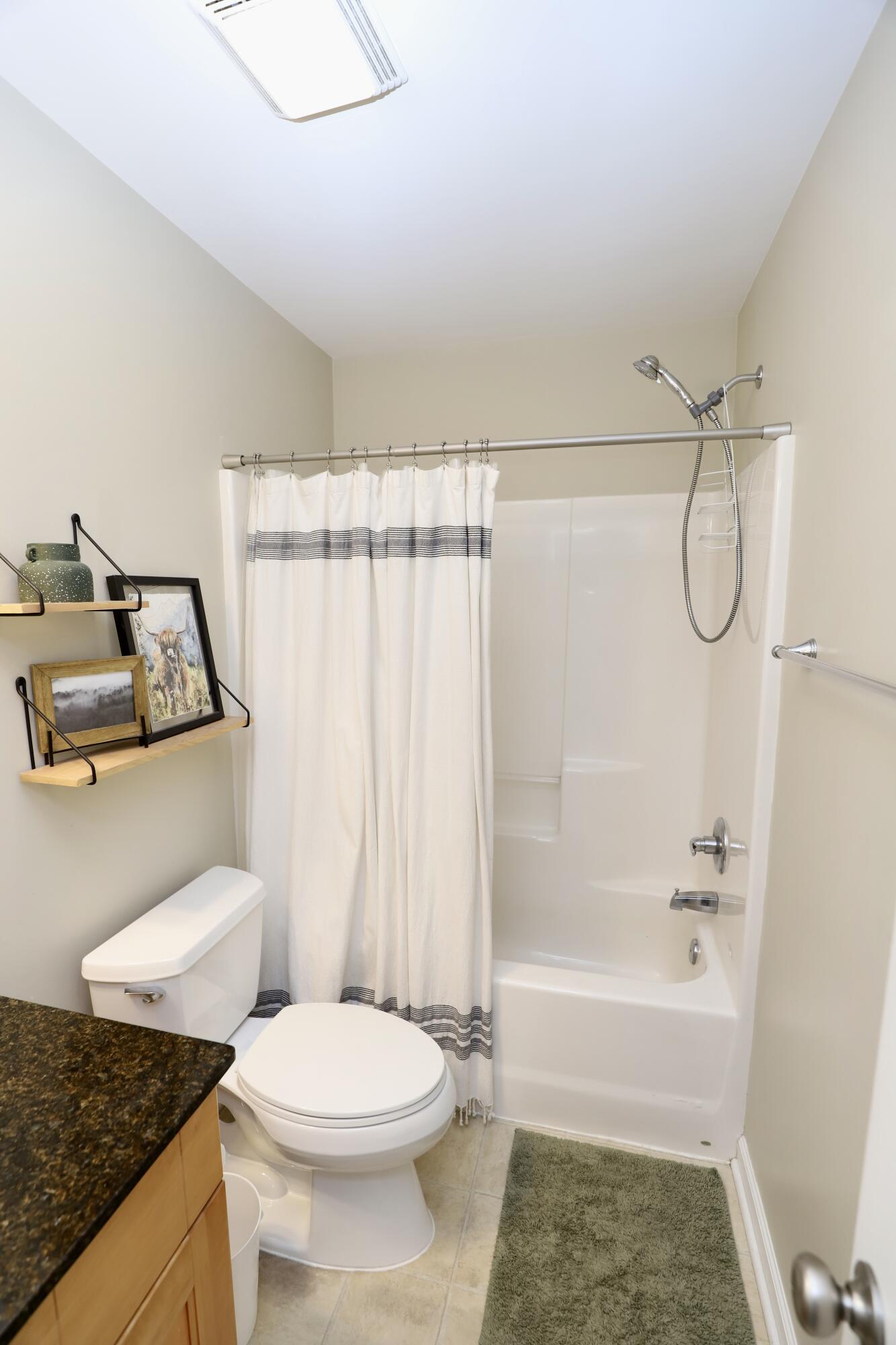 1116 Waverly Place Lane