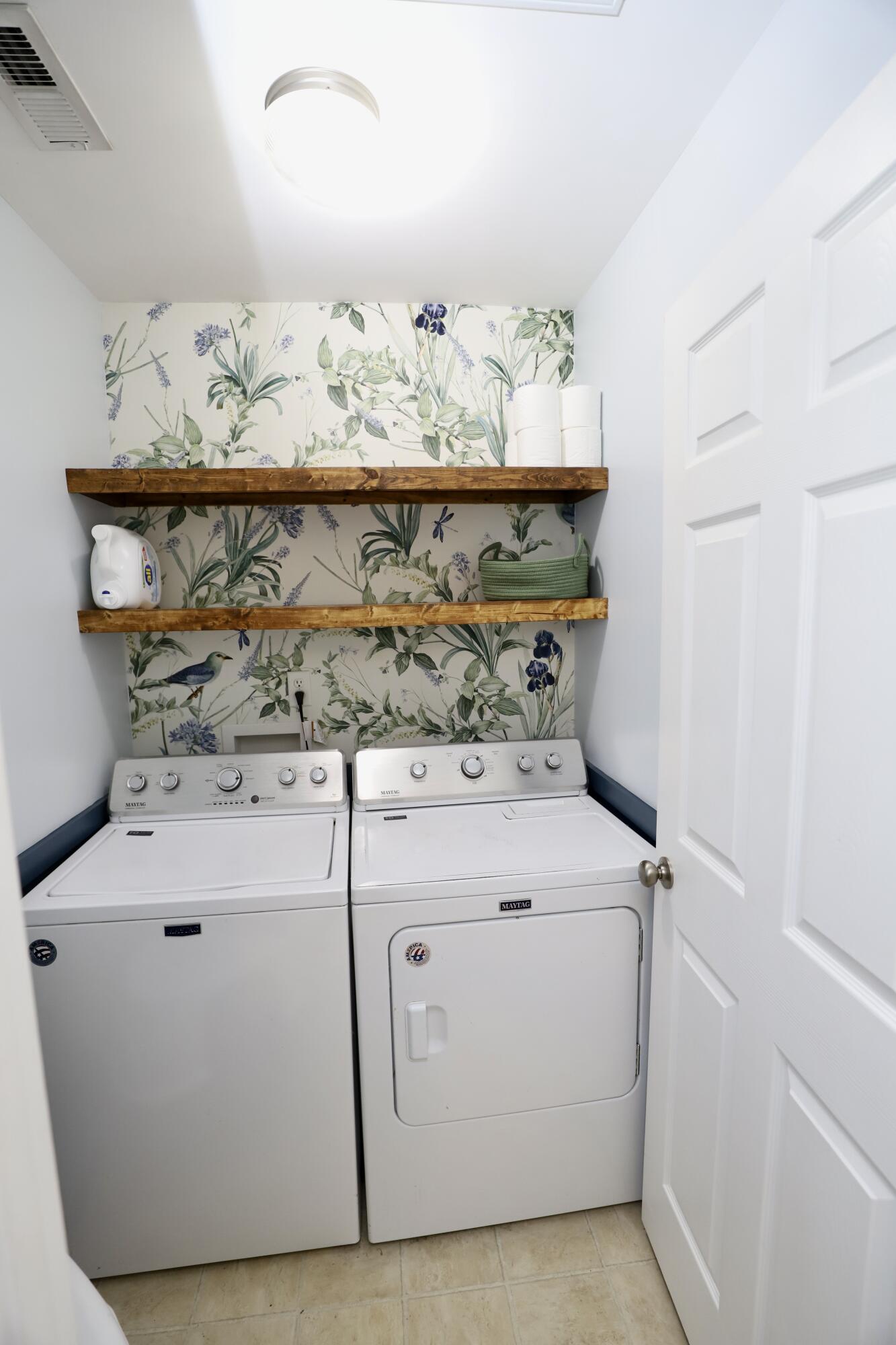 1116 Waverly Place Lane