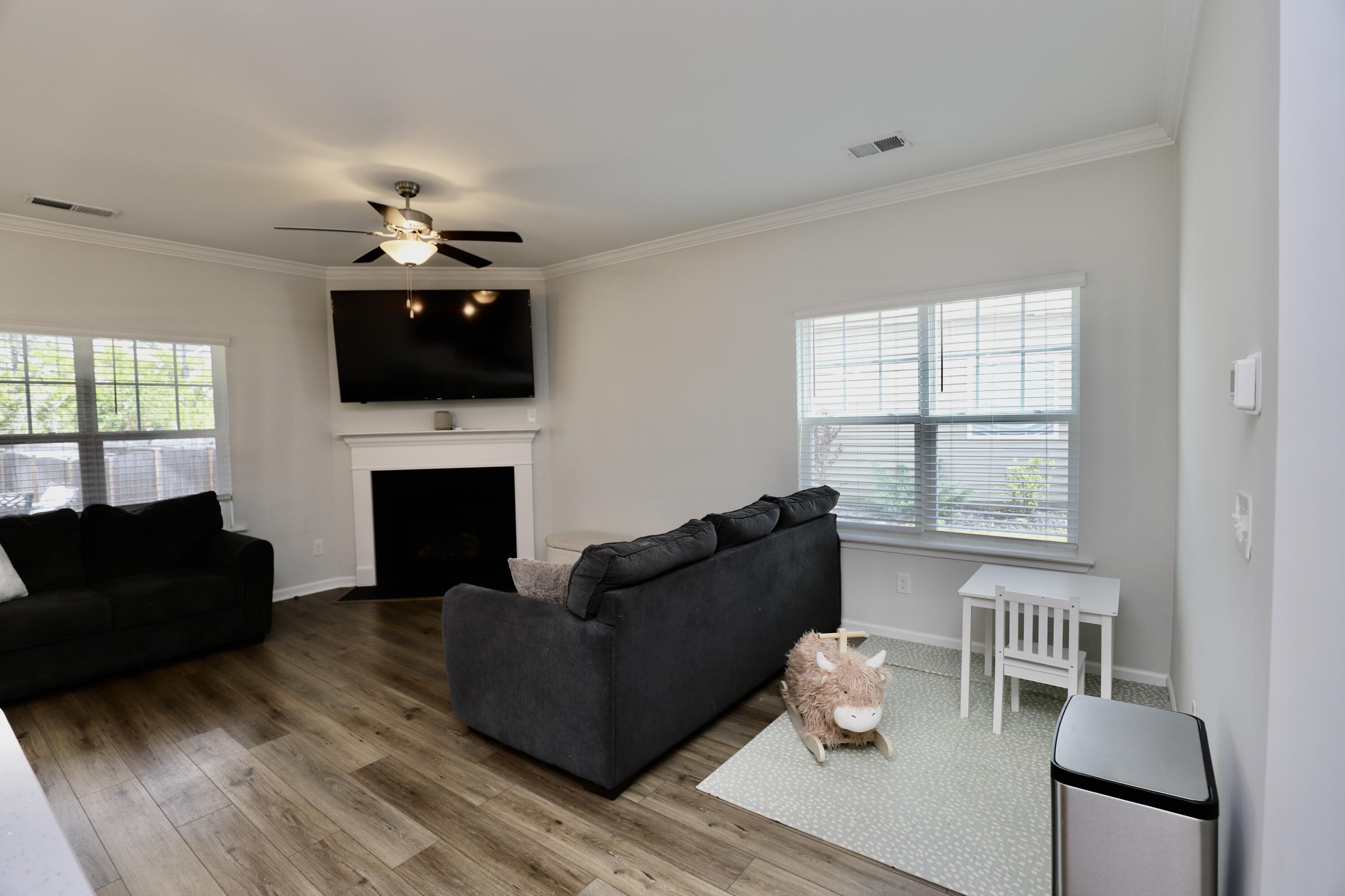 1052 Ashcroft Circle