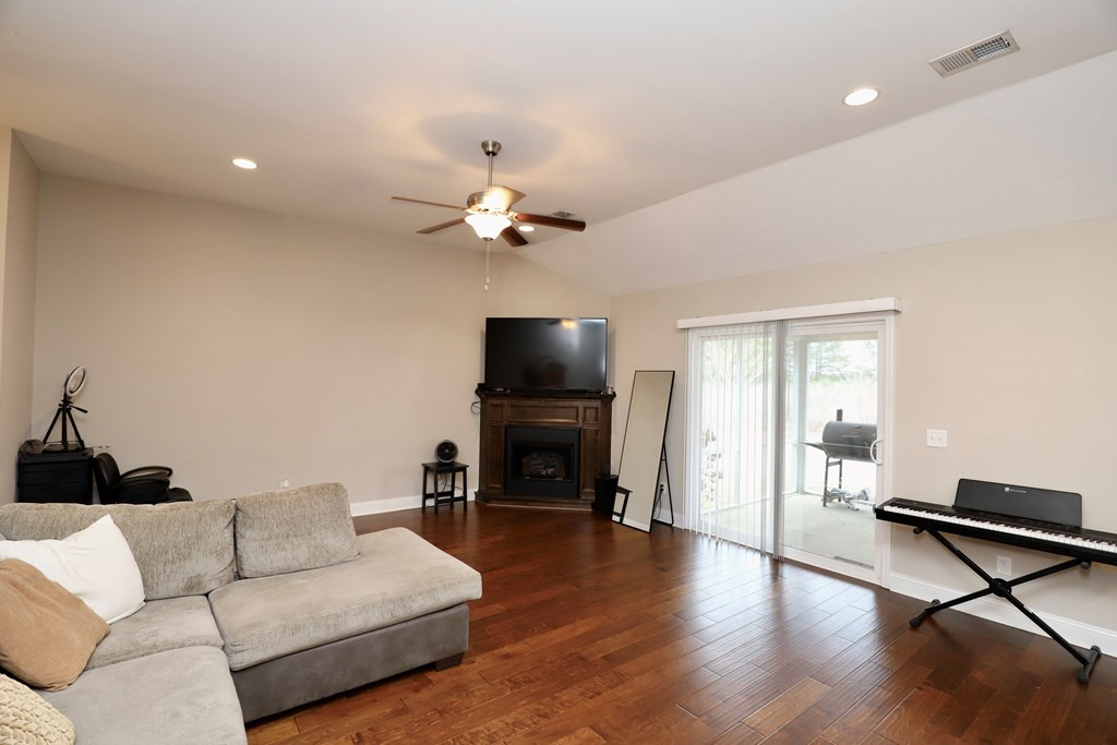 513 Waterlily Drive