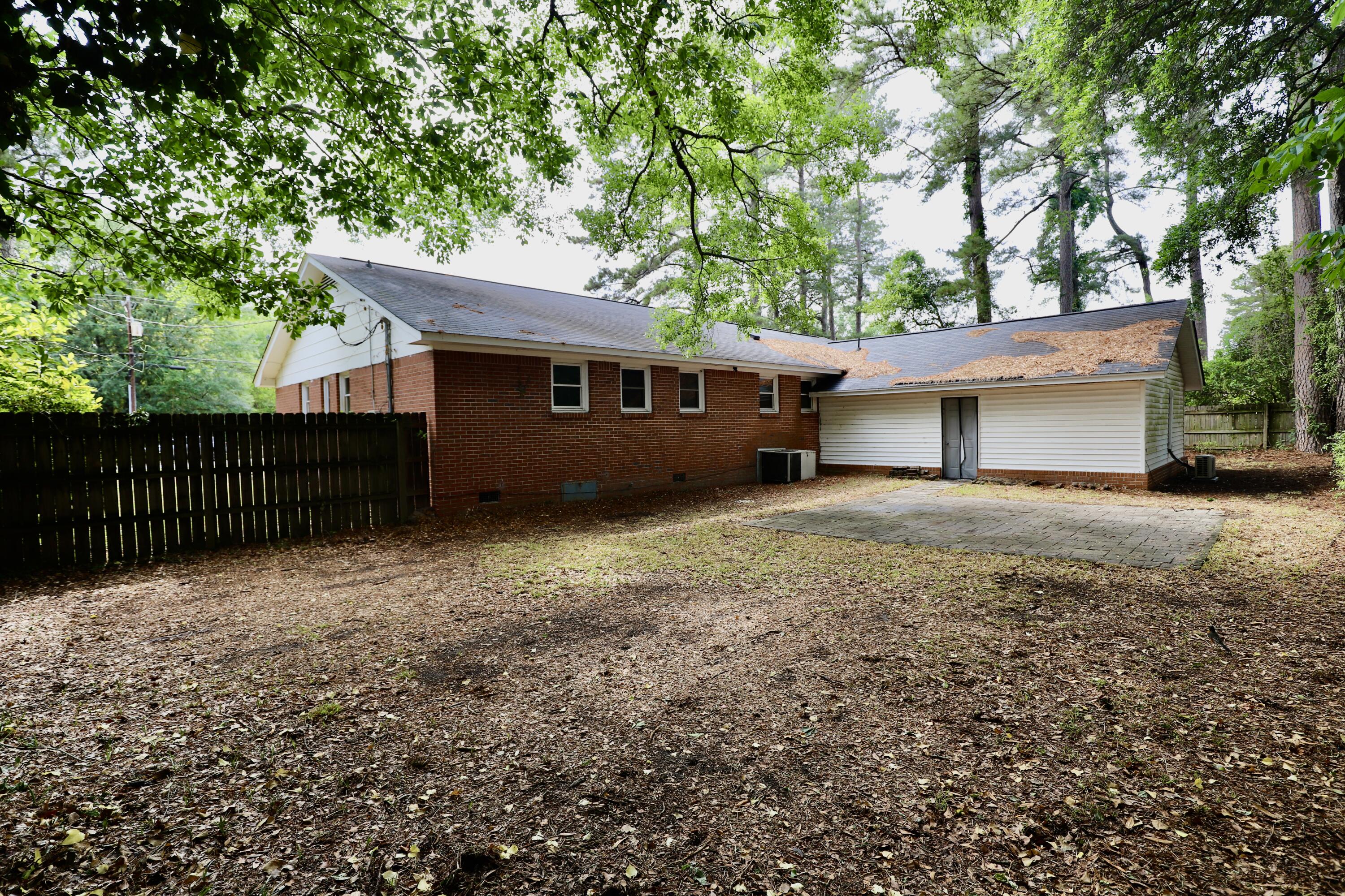 807 N Guignard Drive