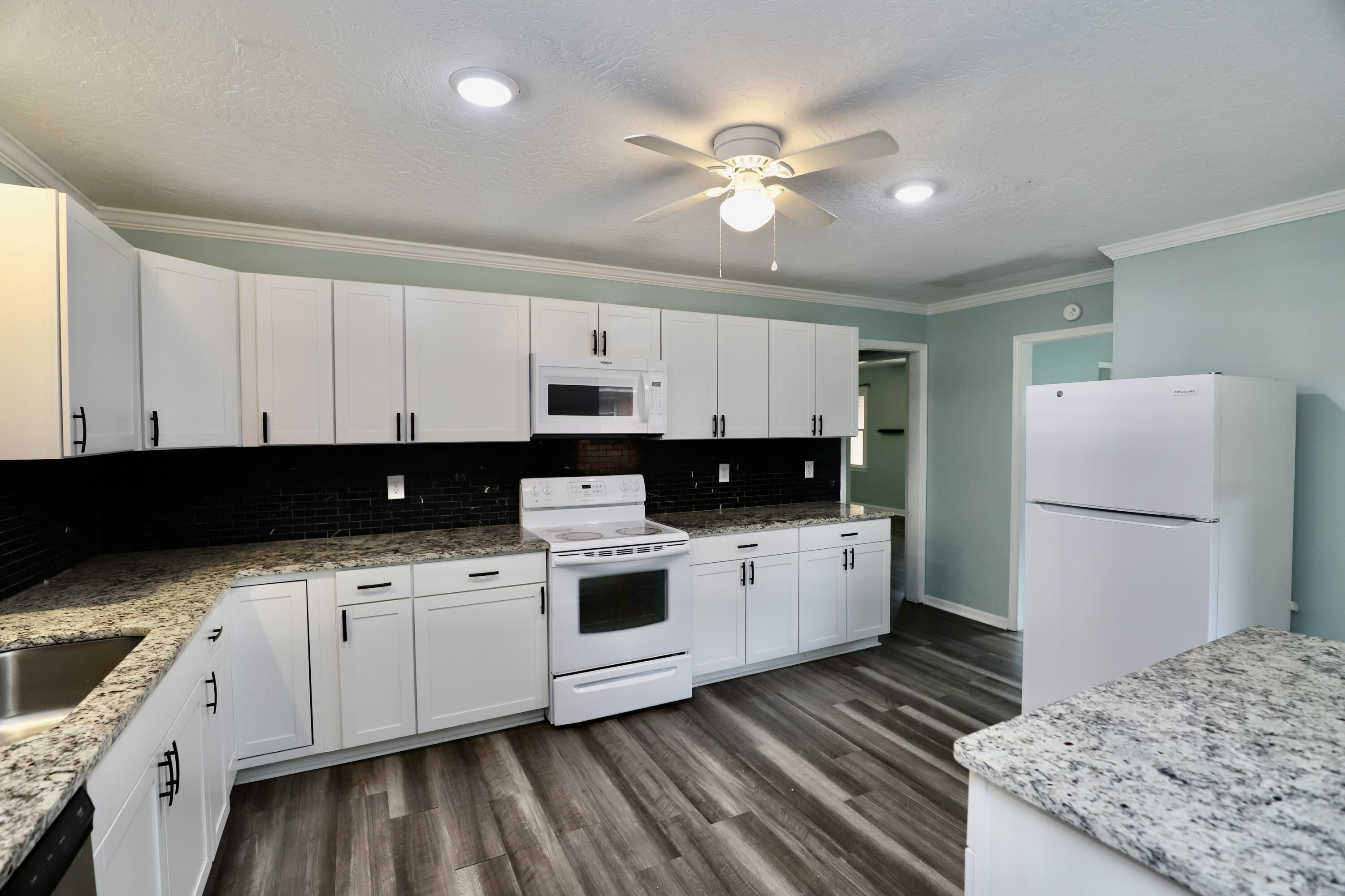 807 N Guignard Drive
