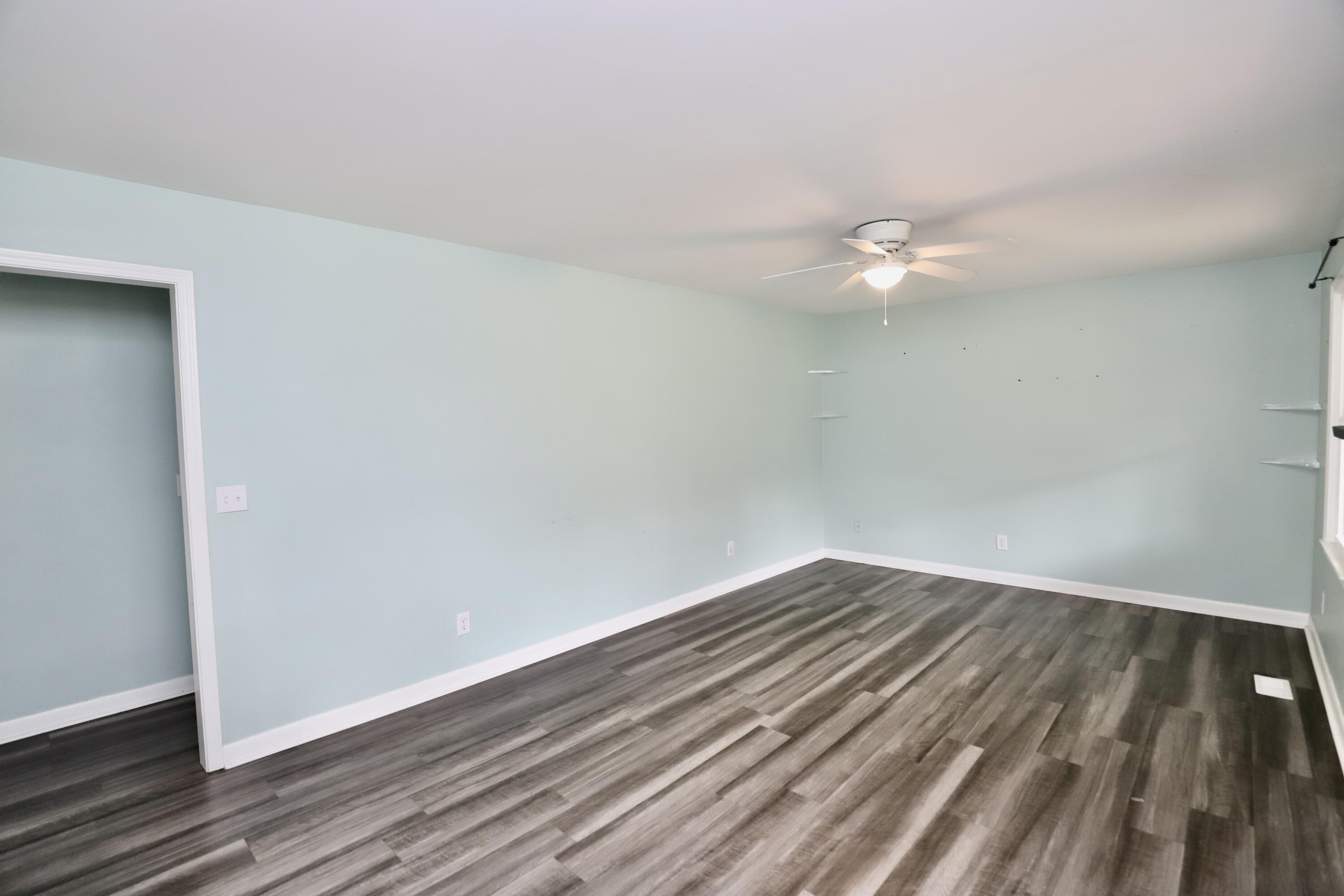 807 N Guignard Drive