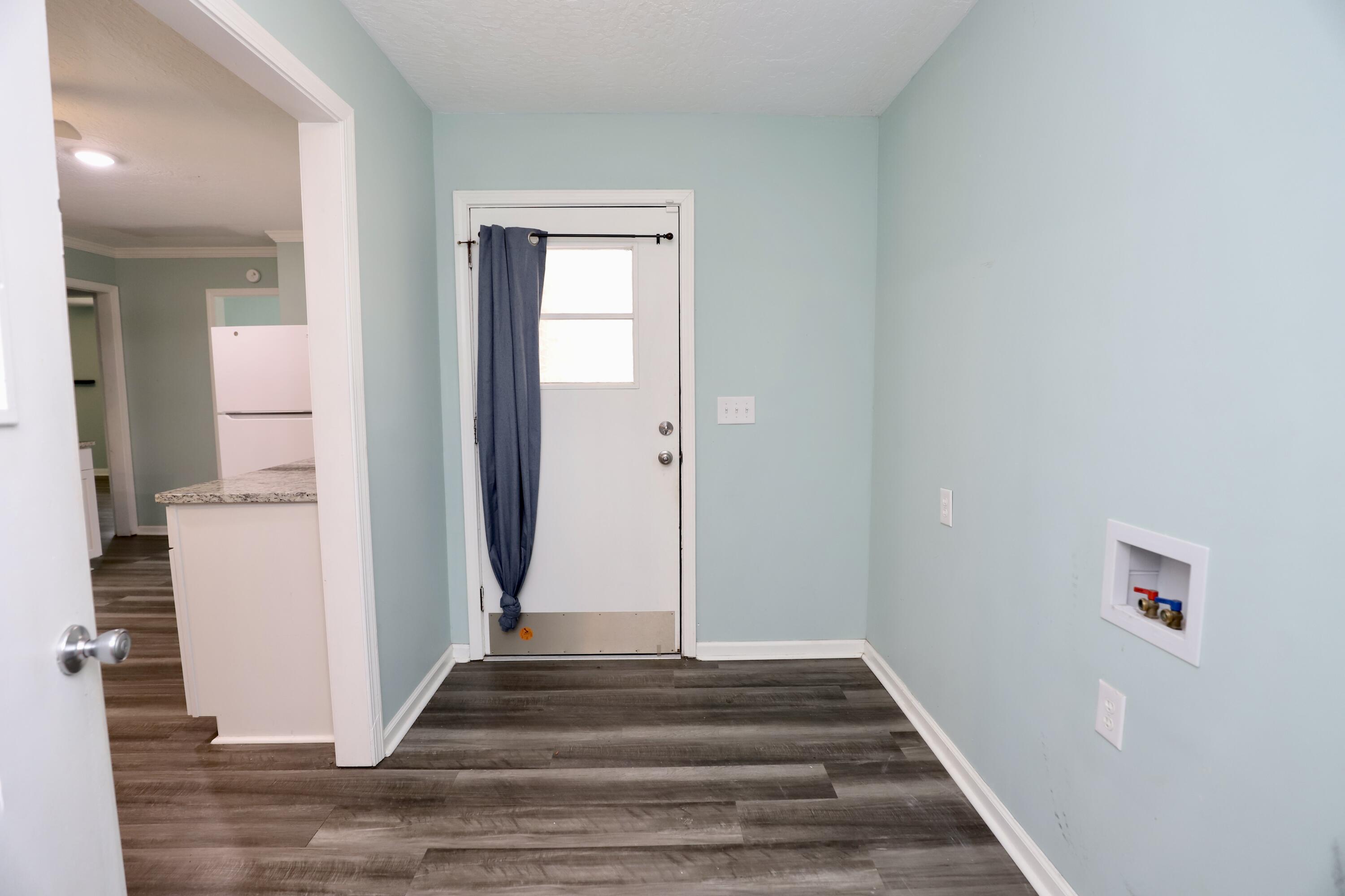 807 N Guignard Drive