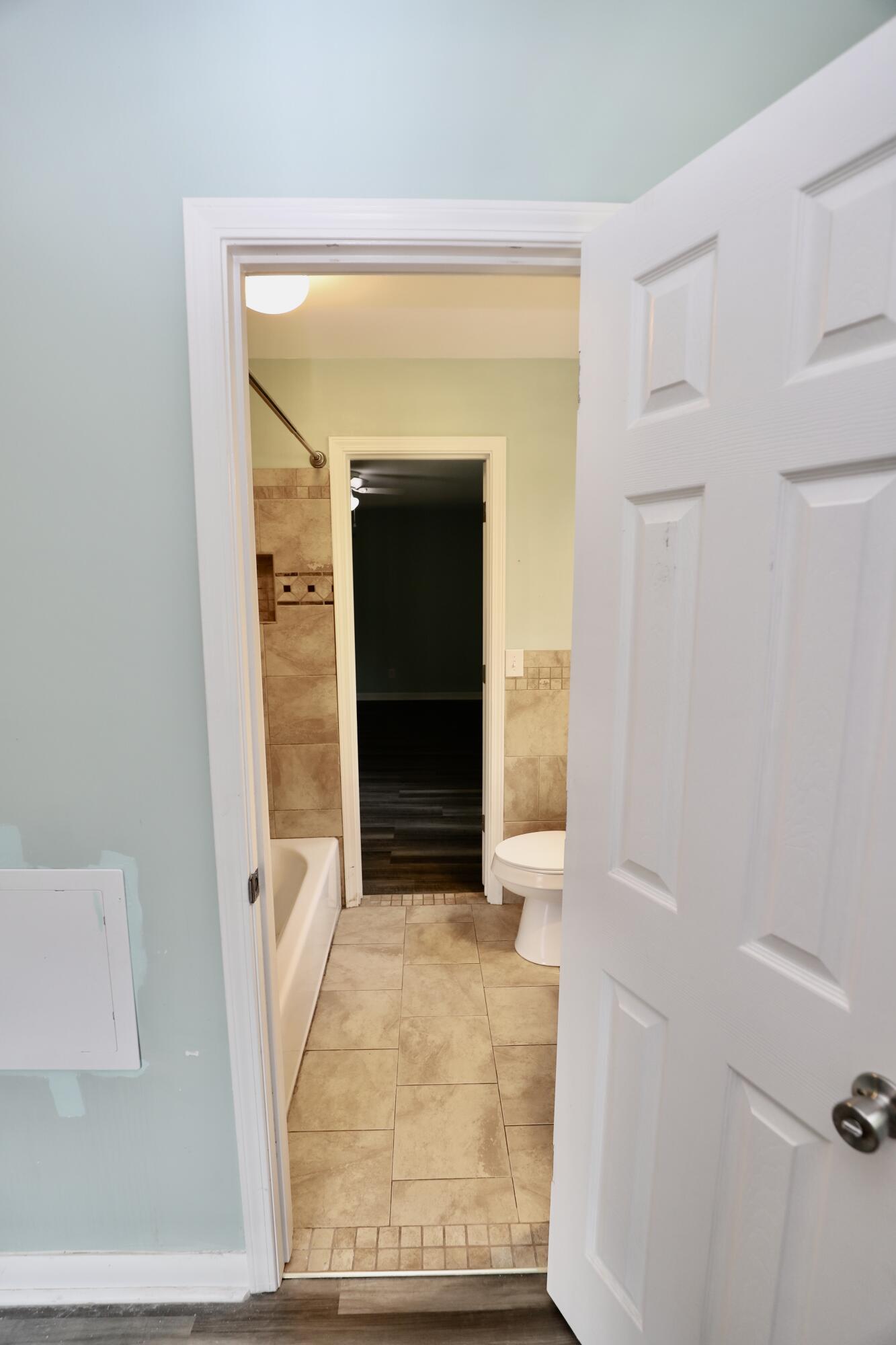 807 N Guignard Drive
