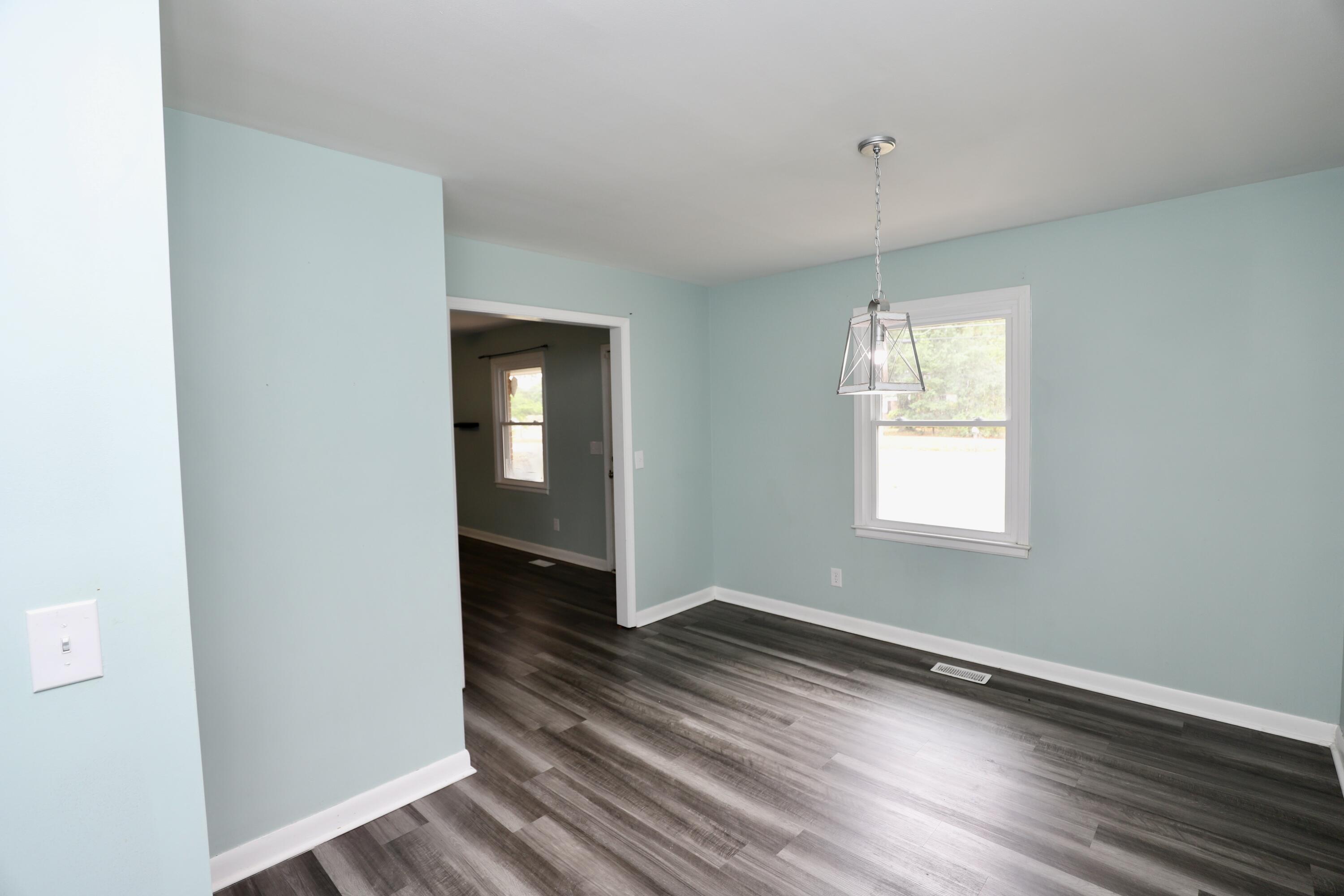 807 N Guignard Drive