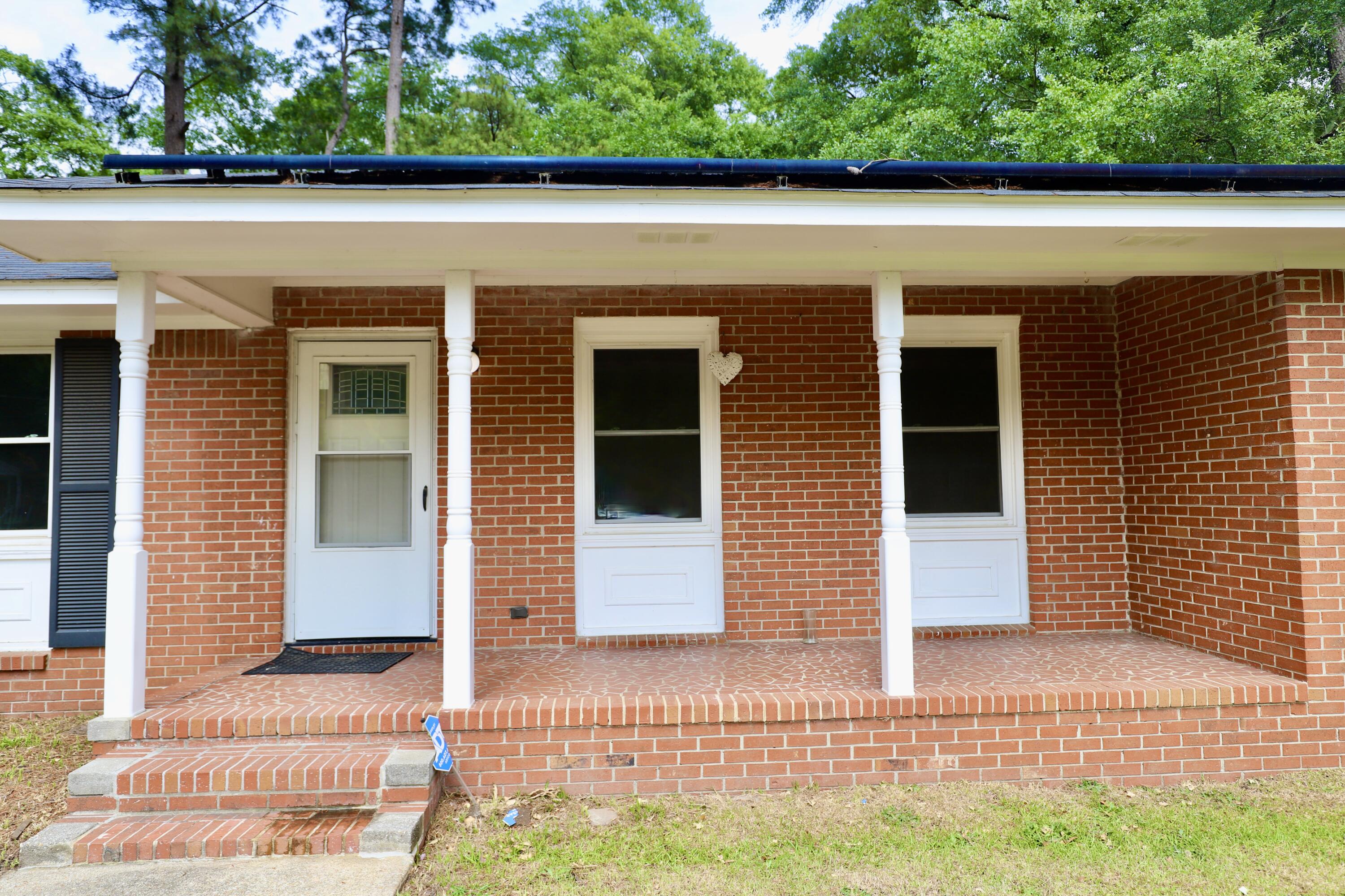 807 N Guignard Drive