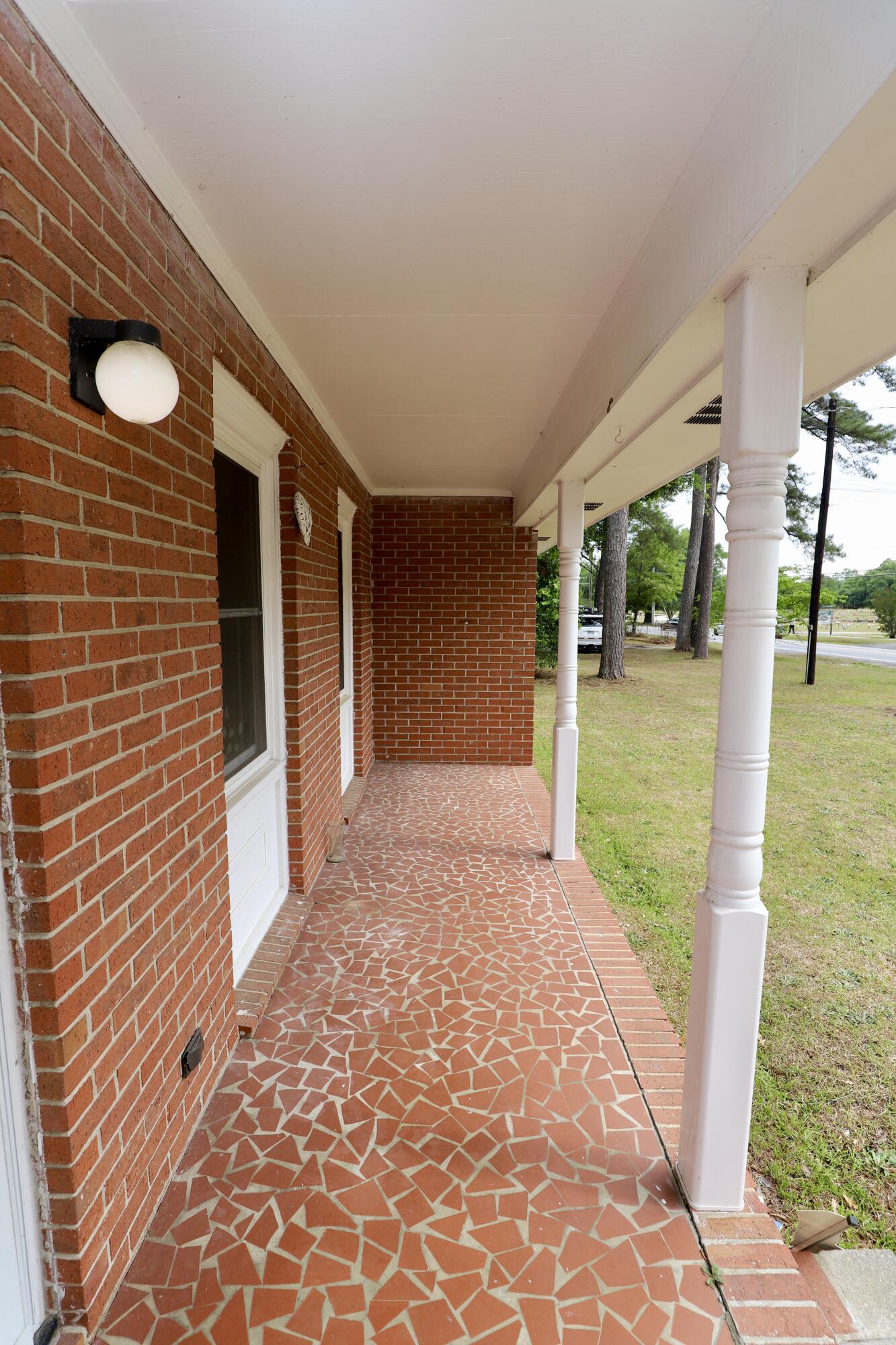 807 N Guignard Drive