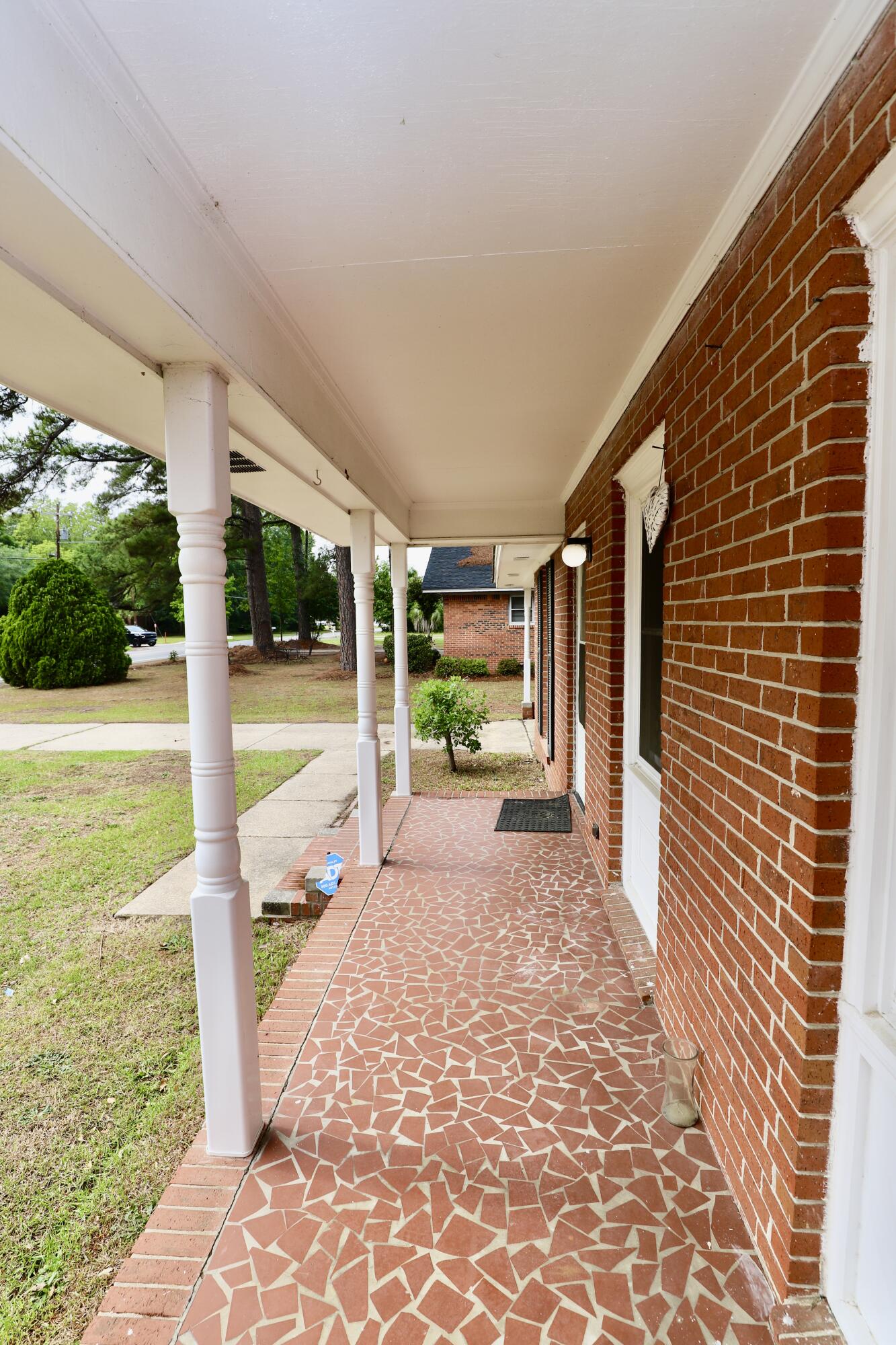 807 N Guignard Drive