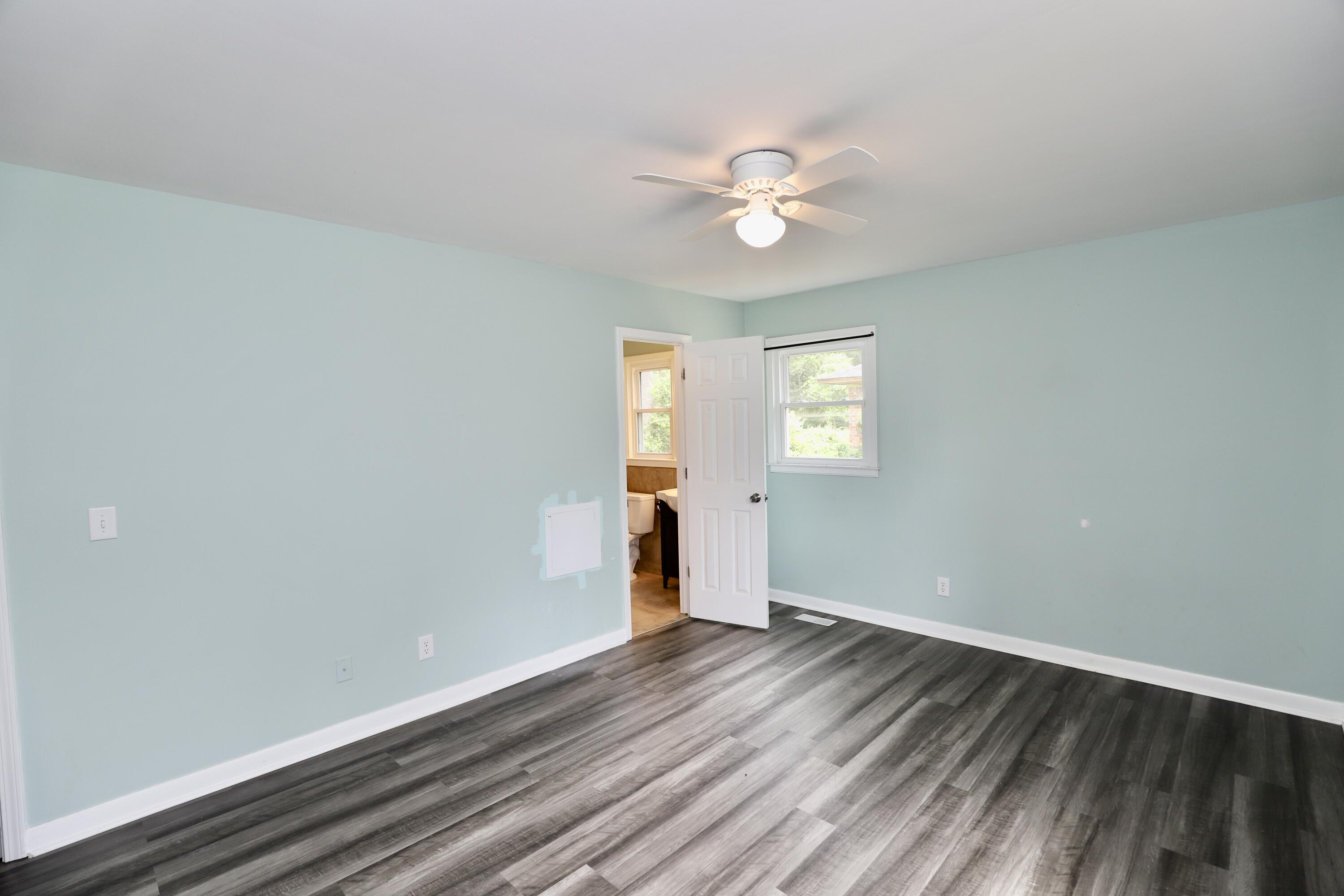 807 N Guignard Drive