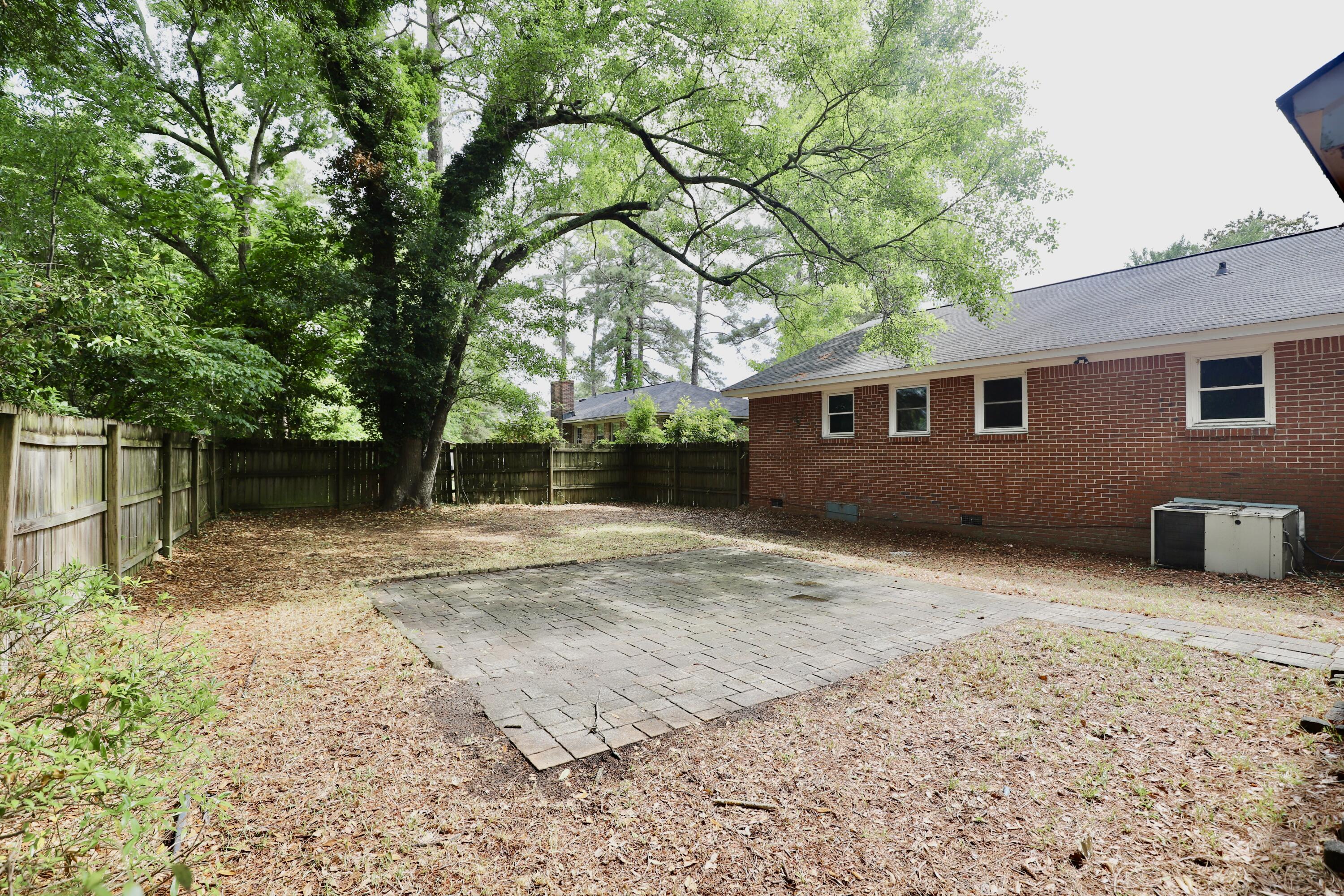 807 N Guignard Drive