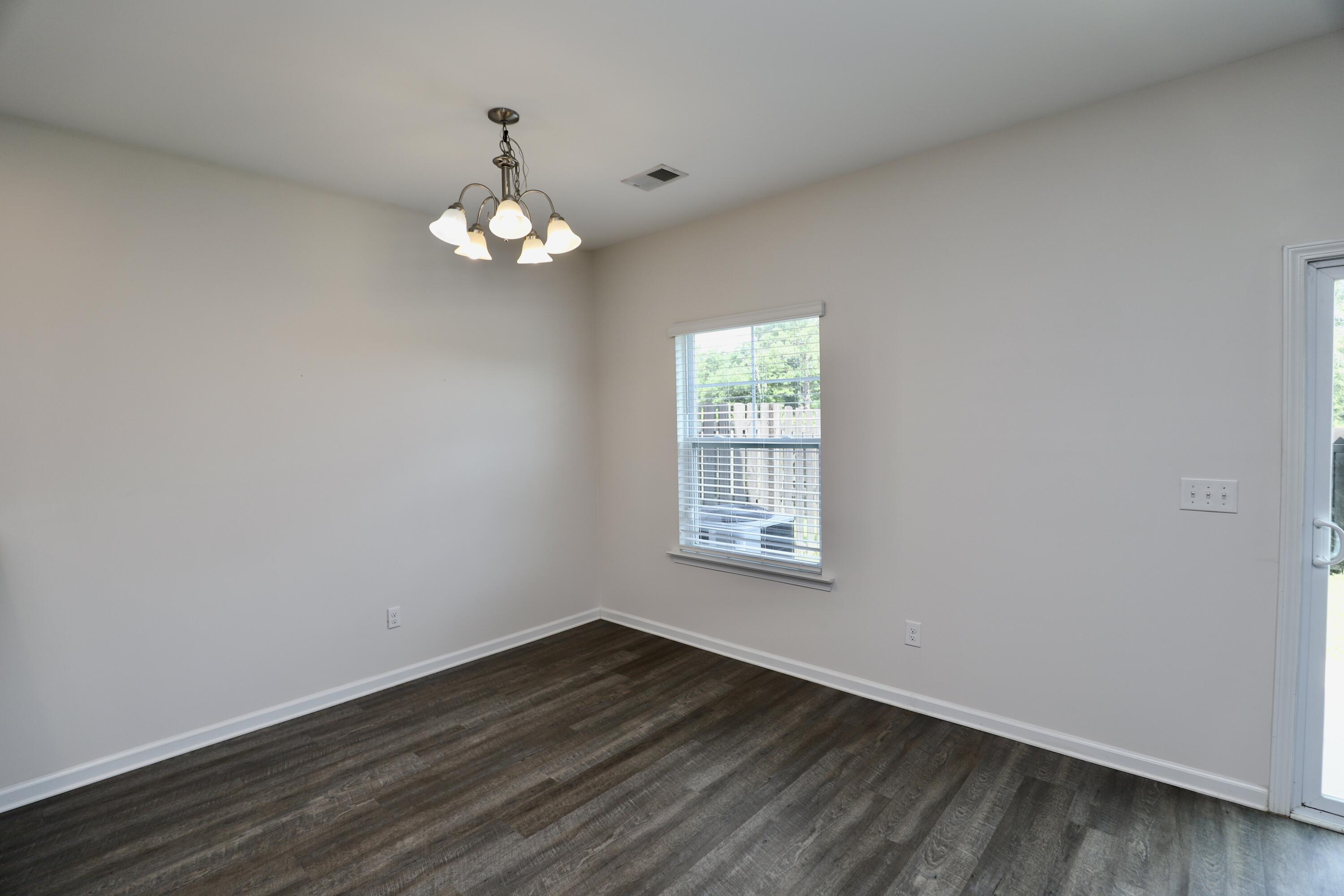 2943 Old Field Road