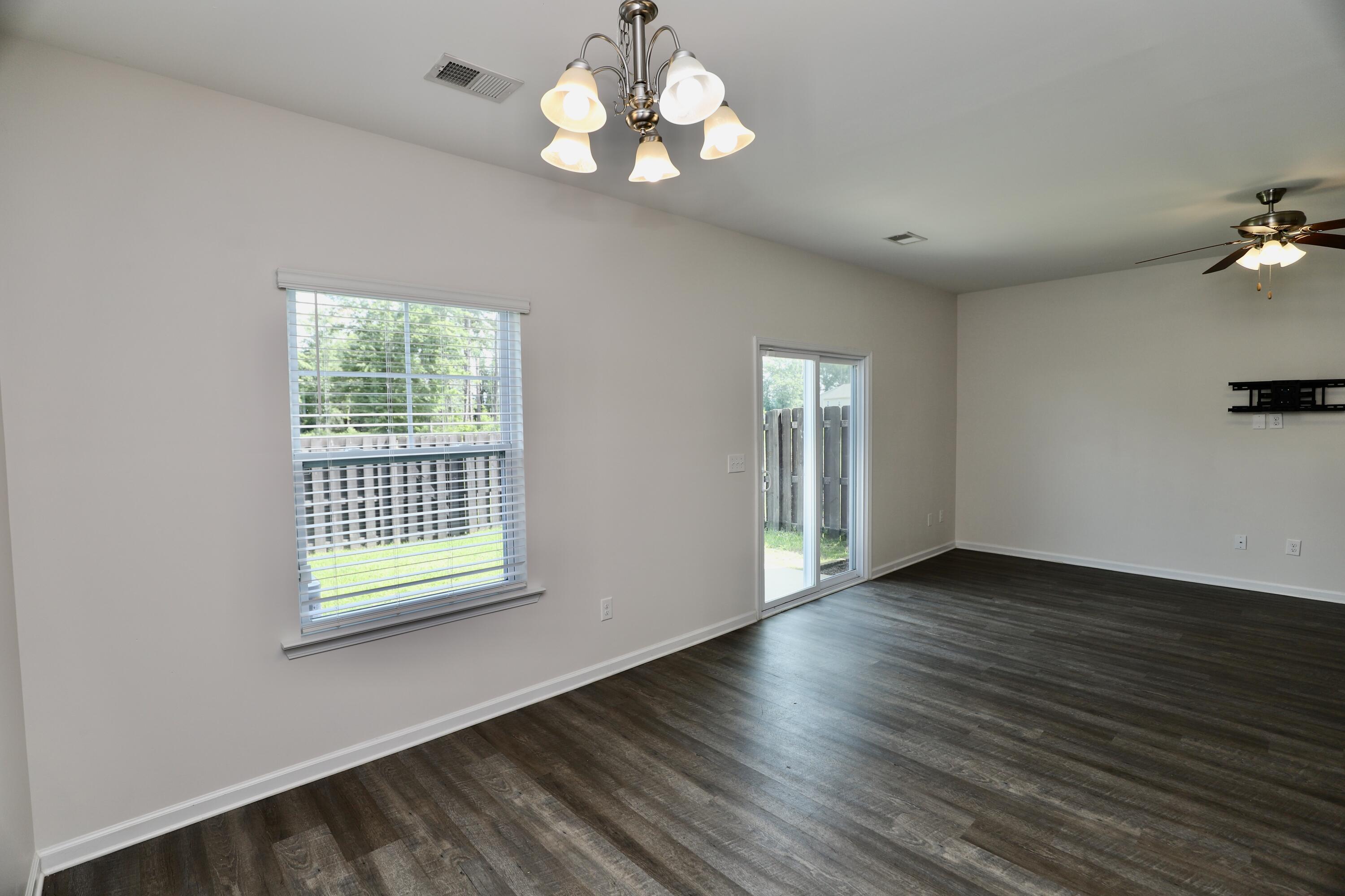 2943 Old Field Road