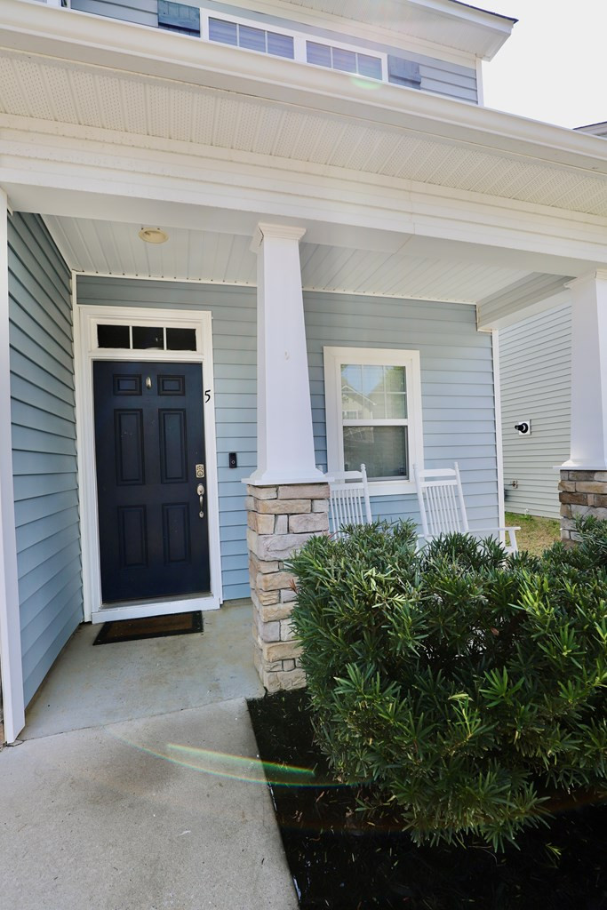 5 Eason Court