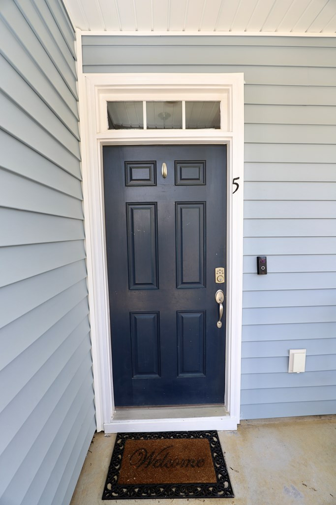 5 Eason Court