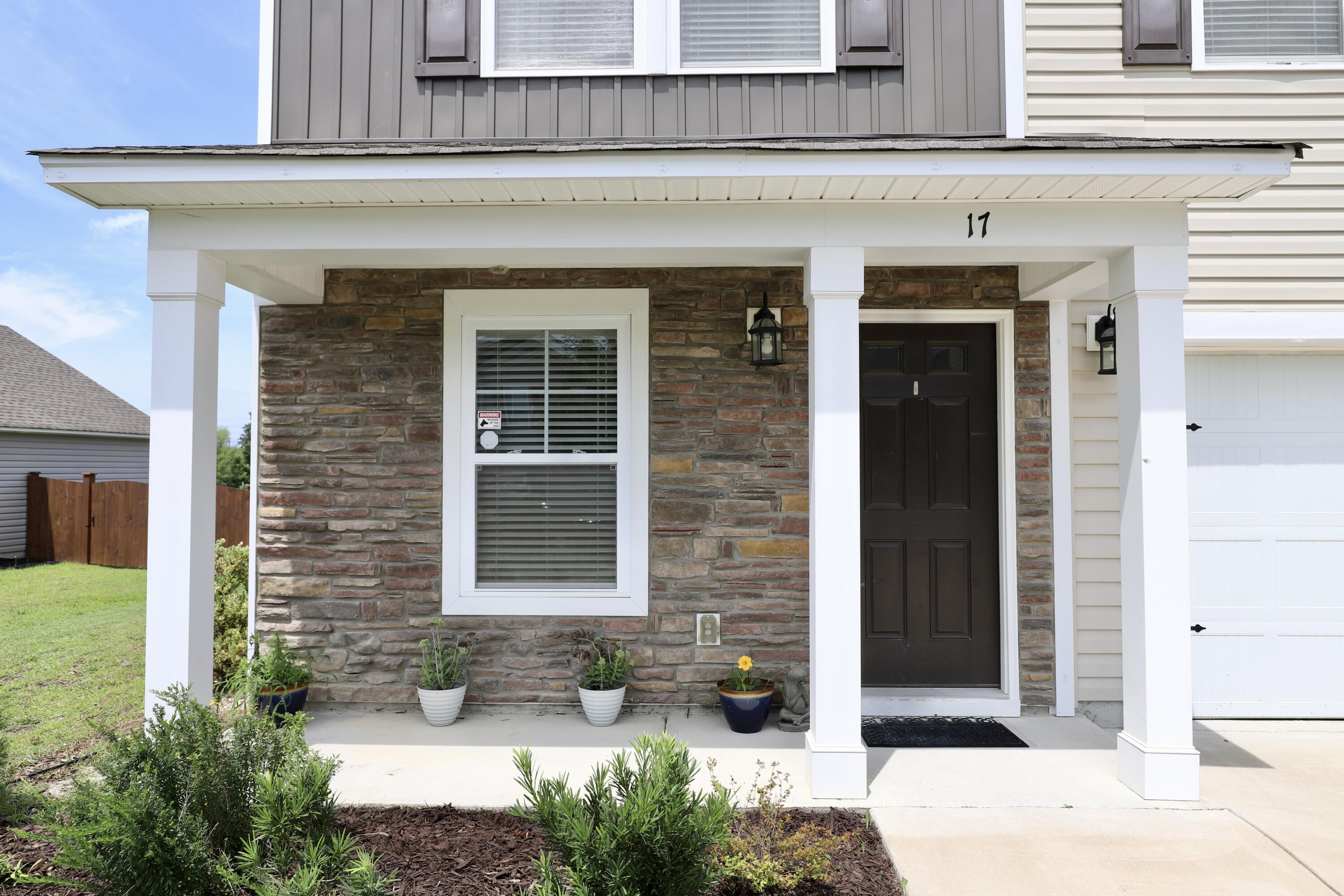 17 Carriagebrook Circle