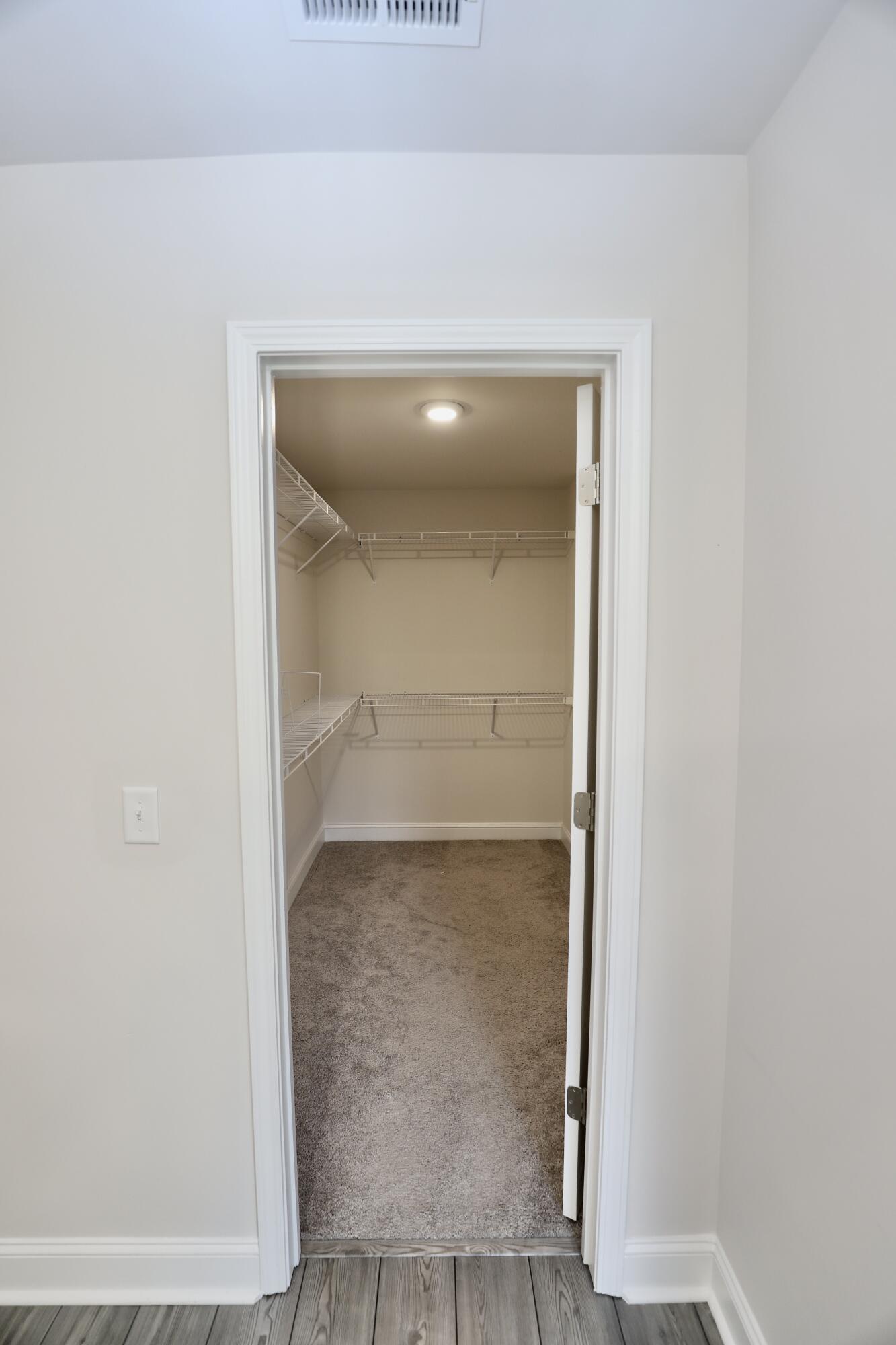 870 Curlew Circle