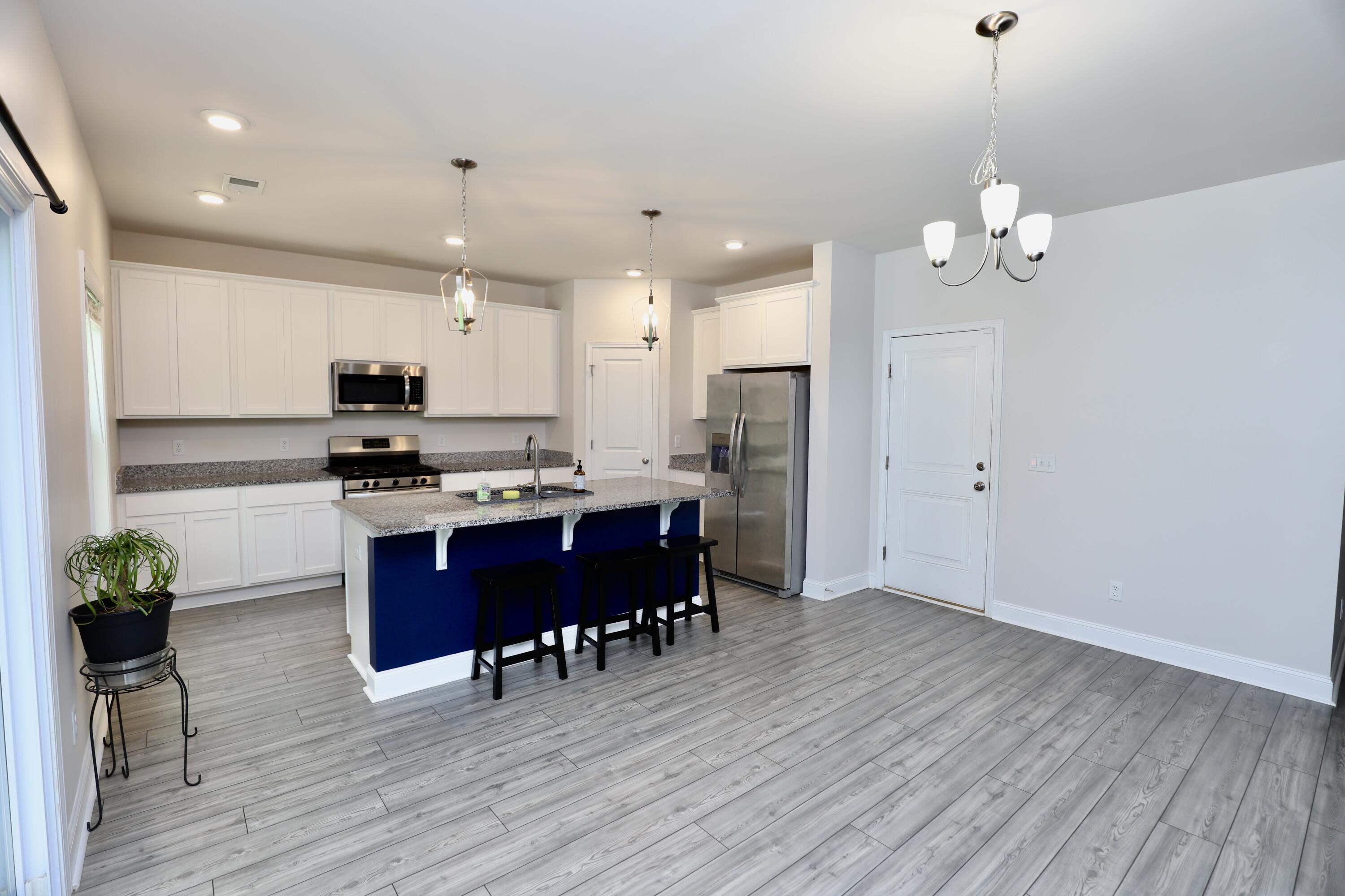 870 Curlew Circle