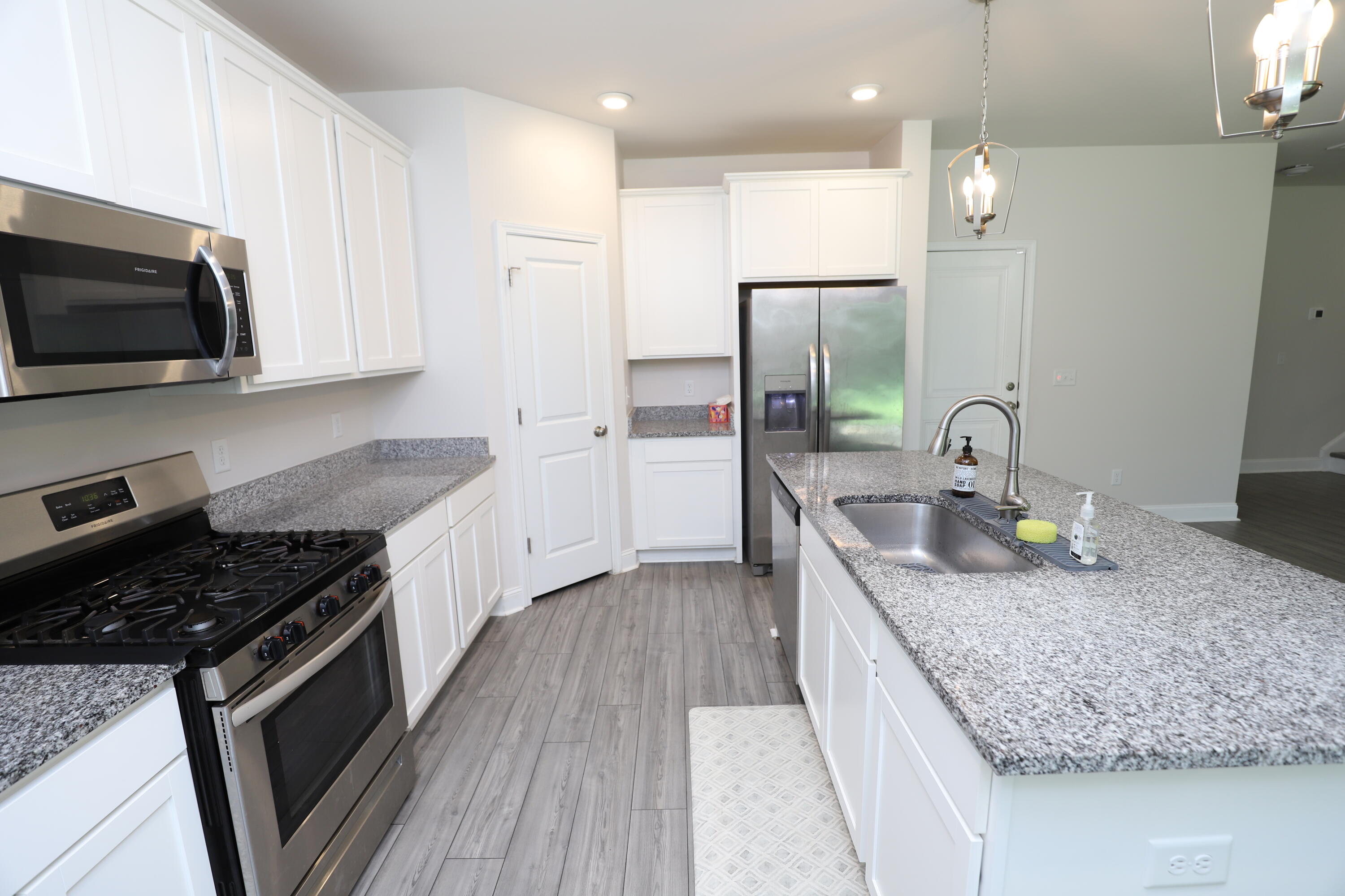 870 Curlew Circle