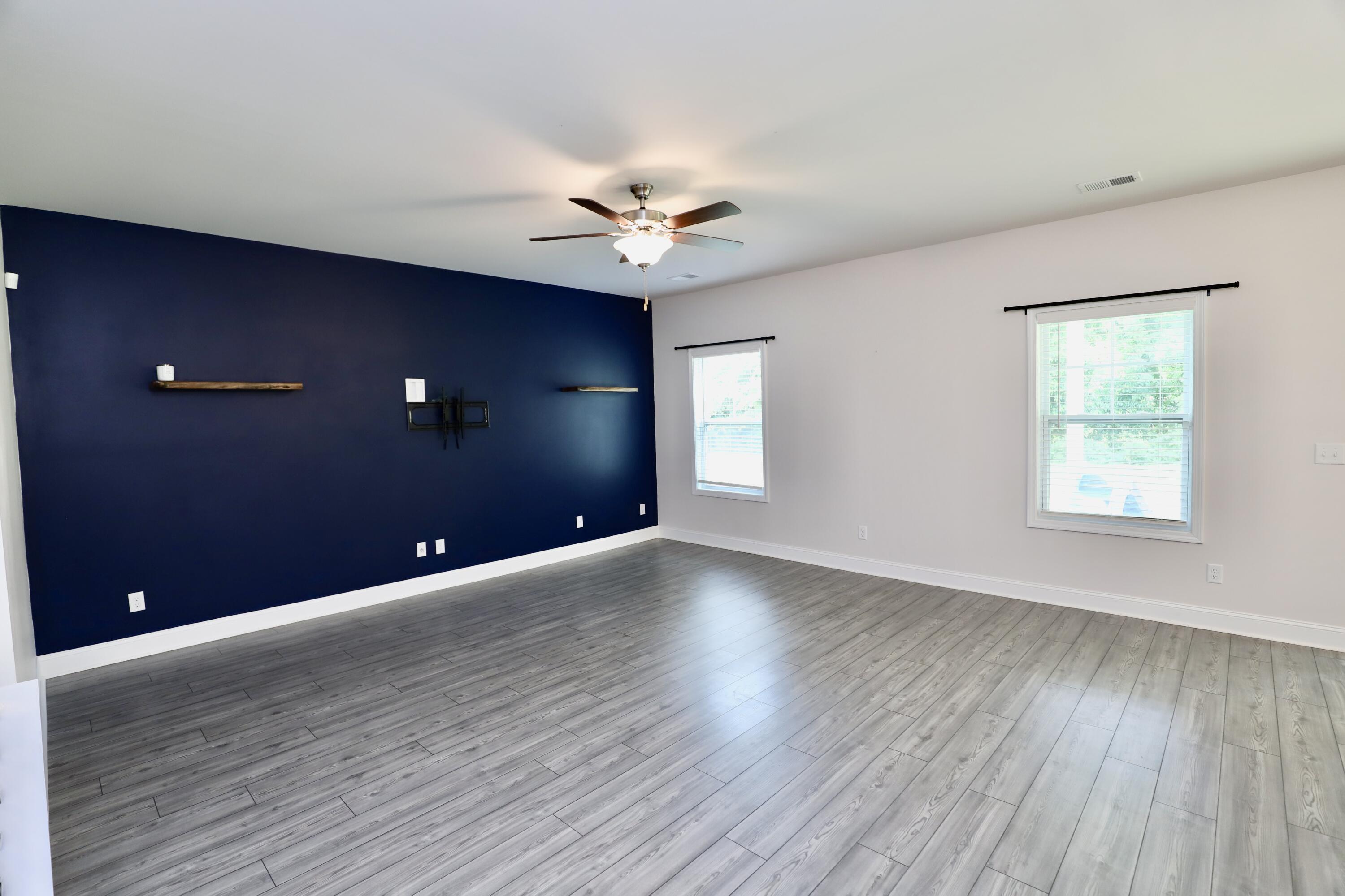 870 Curlew Circle