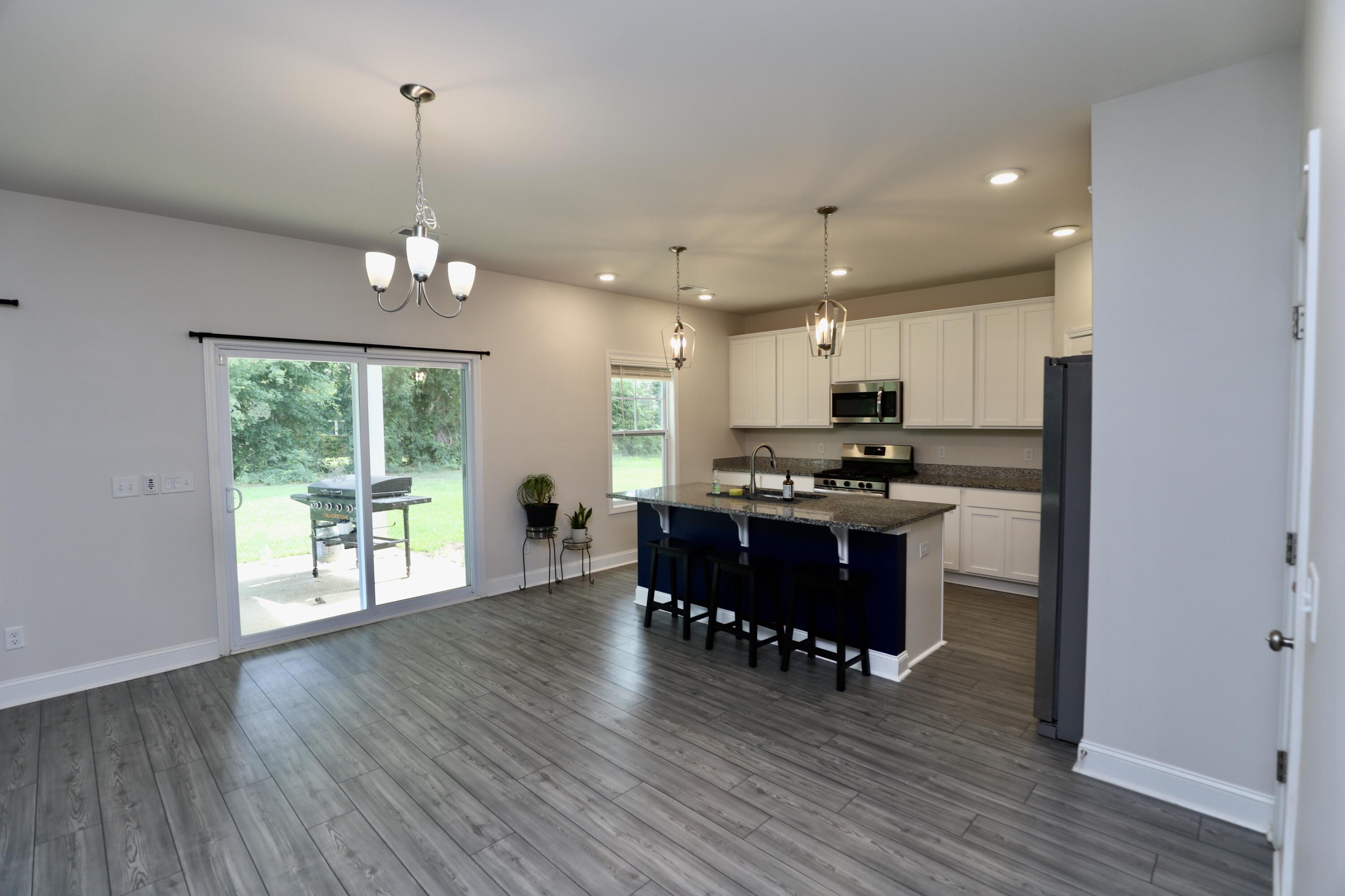 870 Curlew Circle