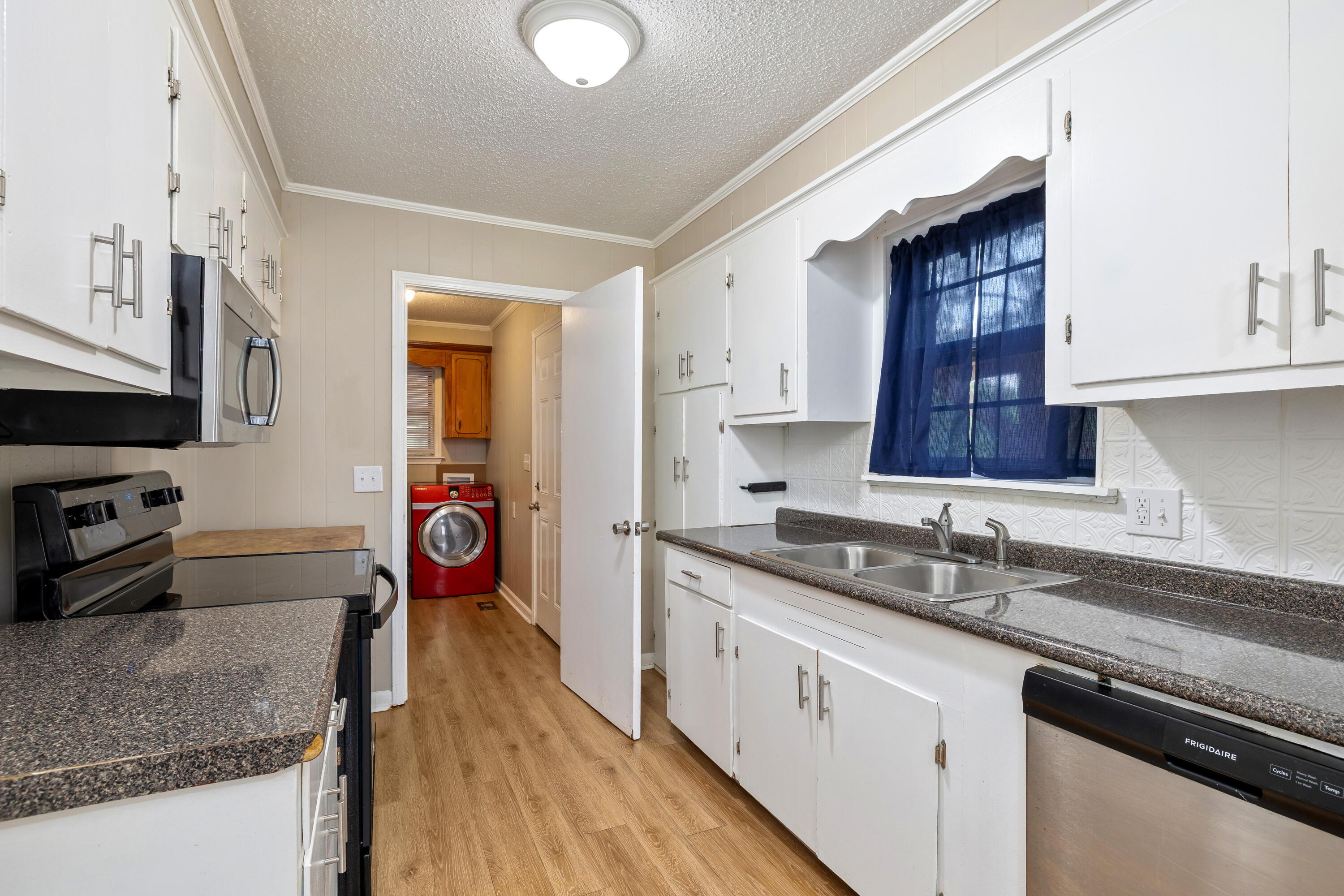 2437 Derwent Drive
