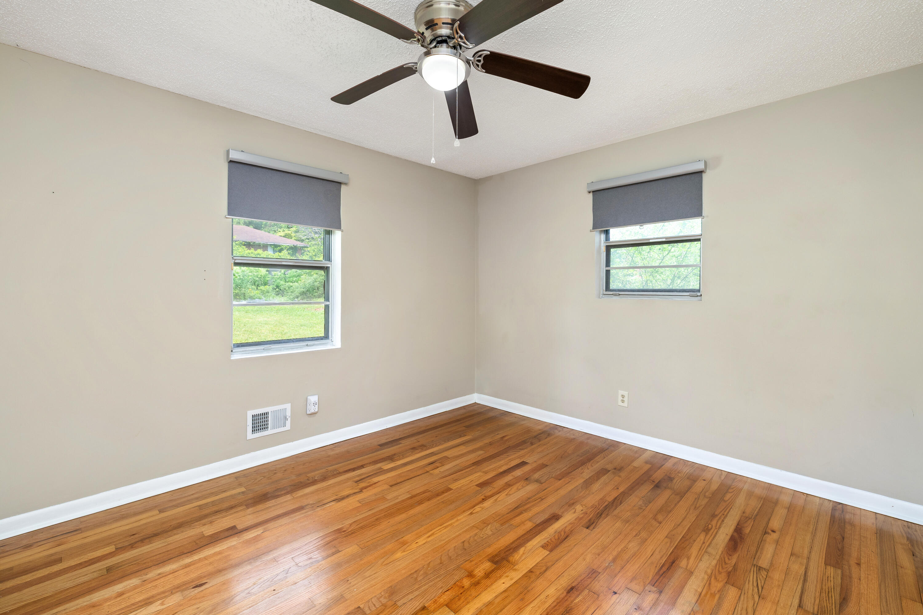 2437 Derwent Drive
