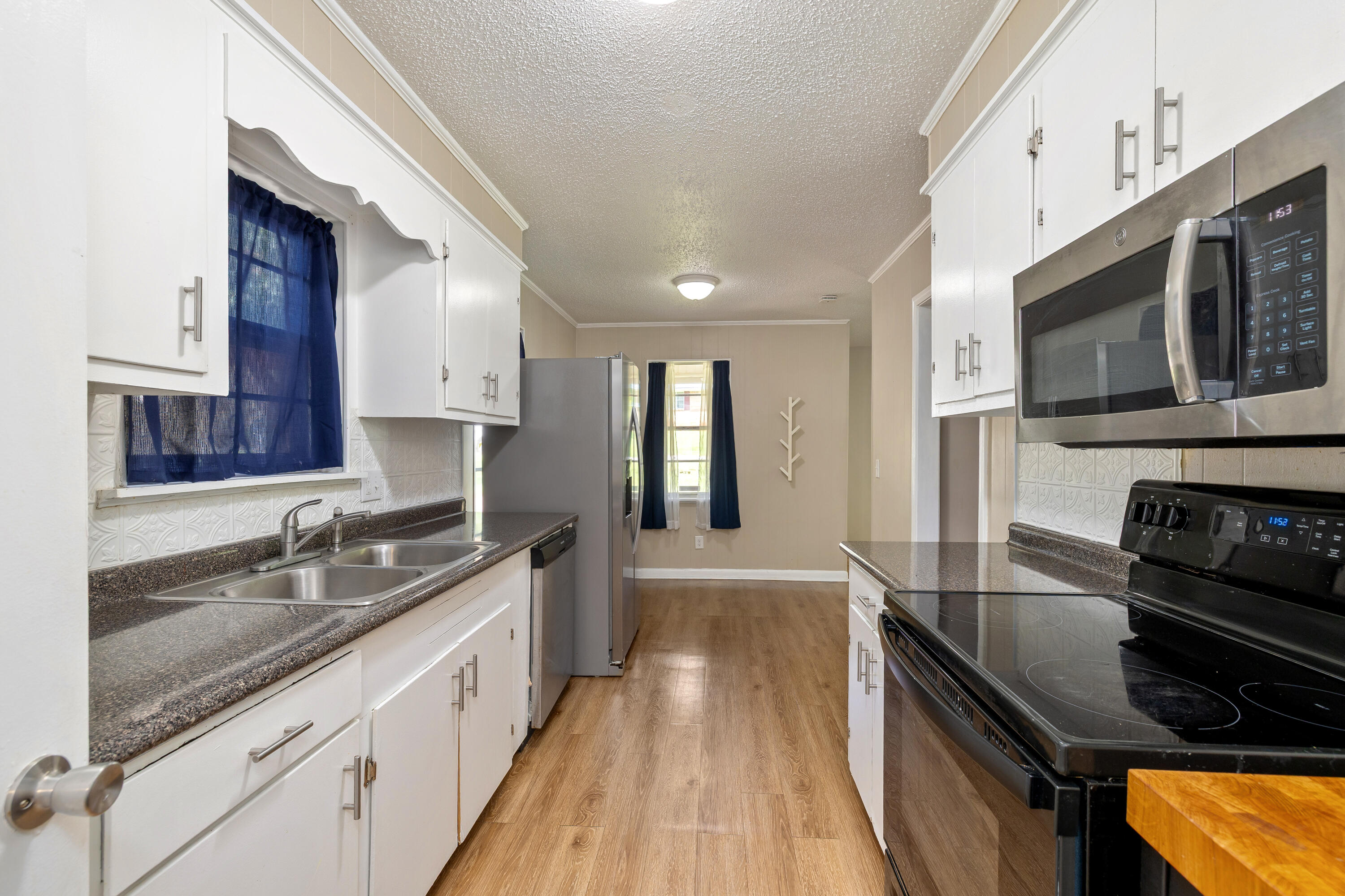 2437 Derwent Drive