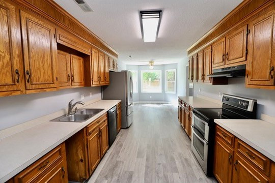 944 Twin Lakes Drive