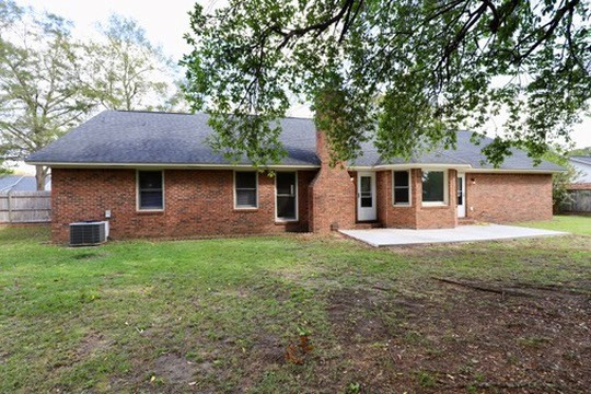 944 Twin Lakes Drive