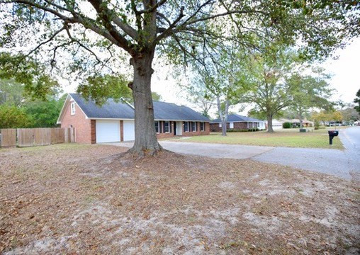 944 Twin Lakes Drive