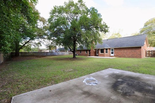 944 Twin Lakes Drive