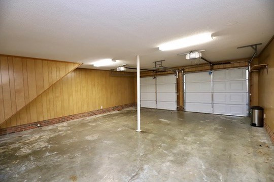 944 Twin Lakes Drive