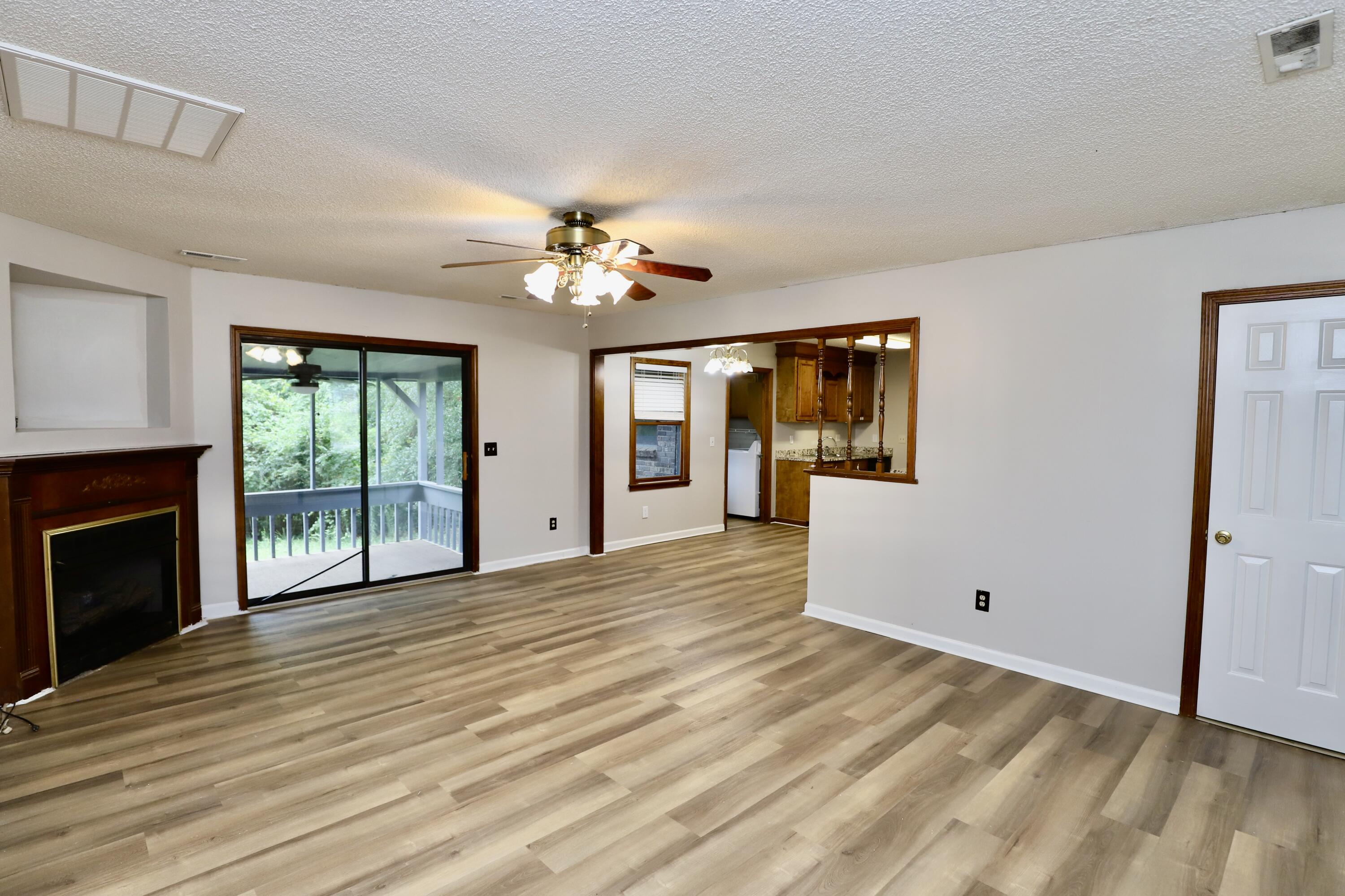806 Club Lane