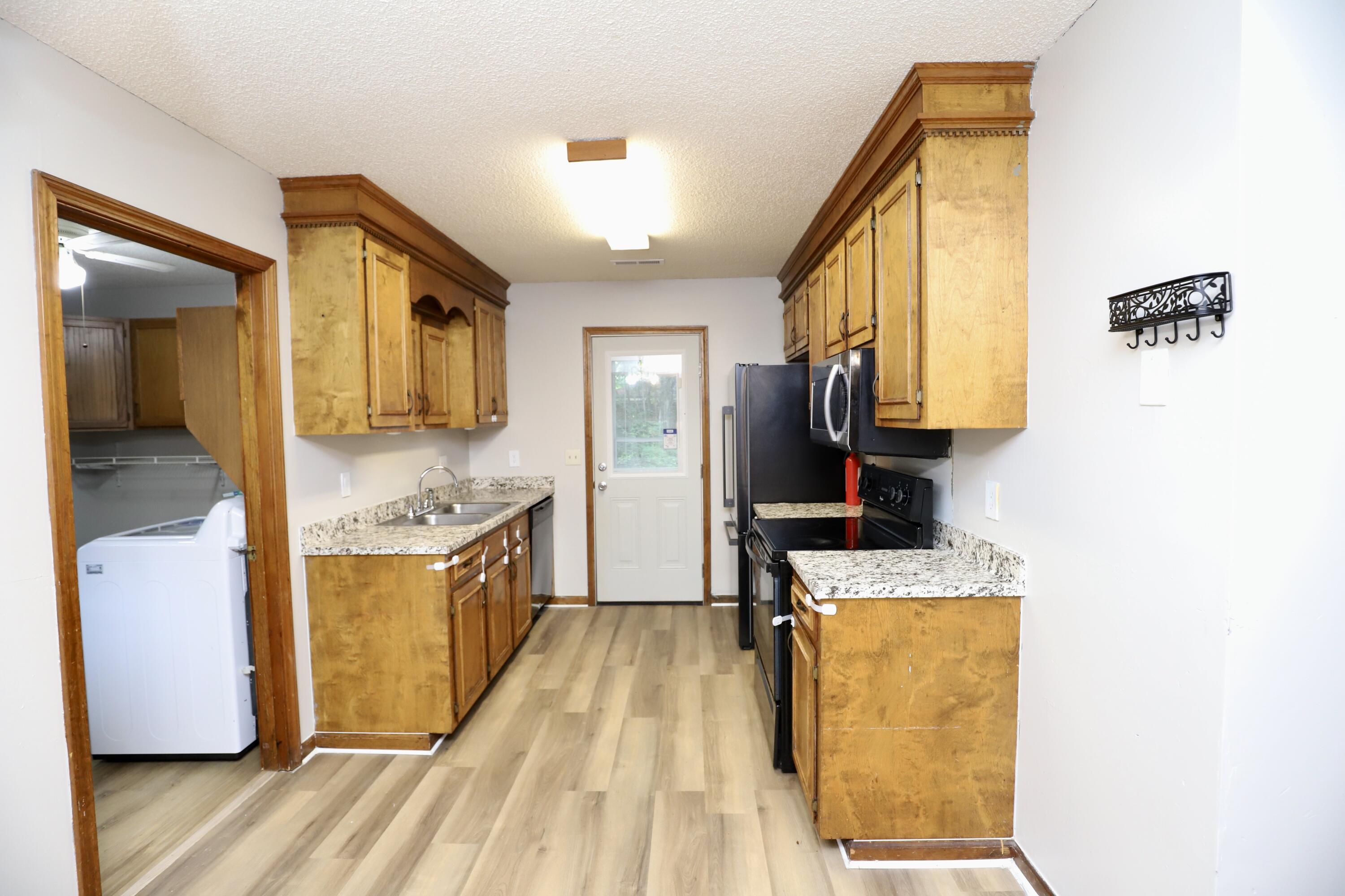 806 Club Lane