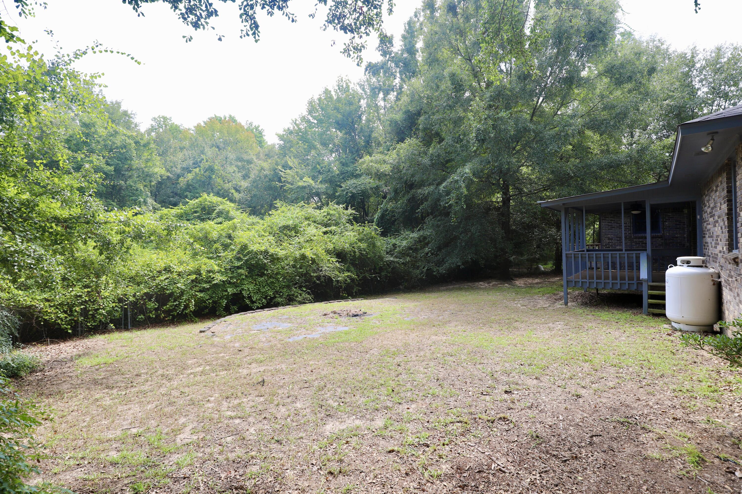 806 Club Lane