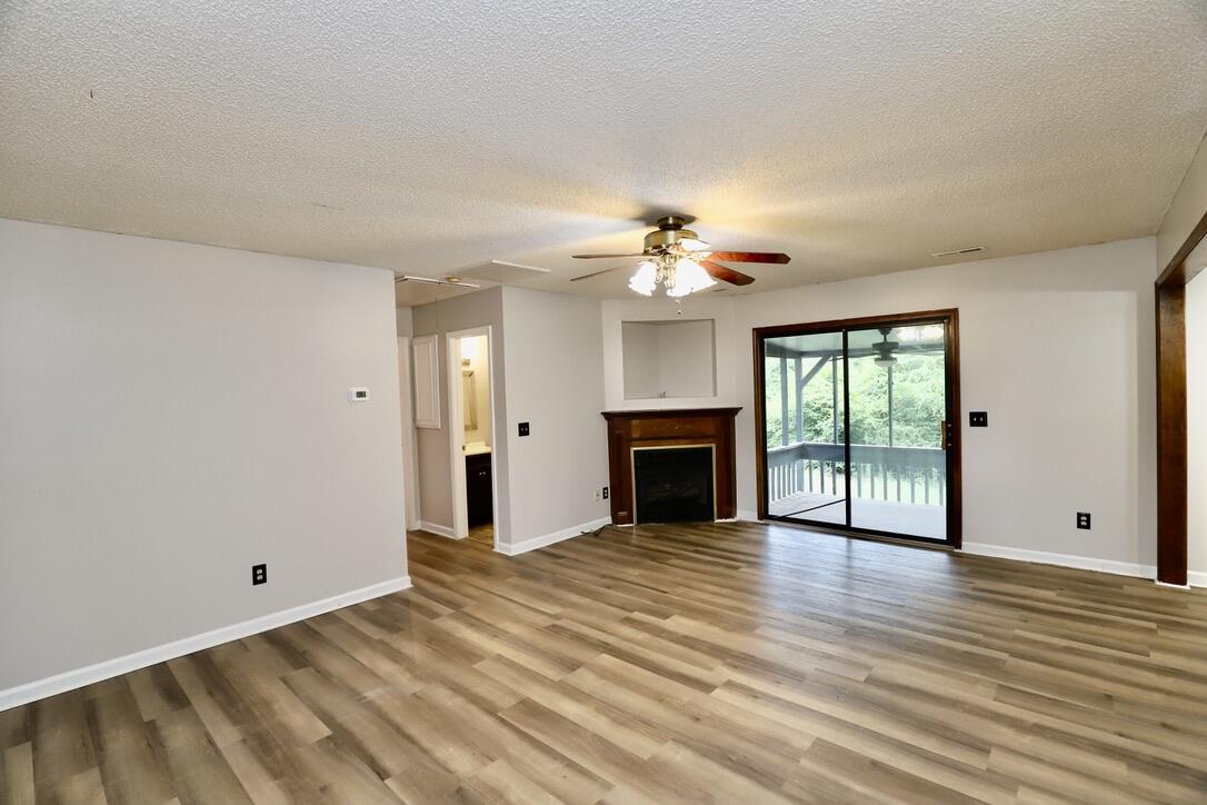 806 Club Lane