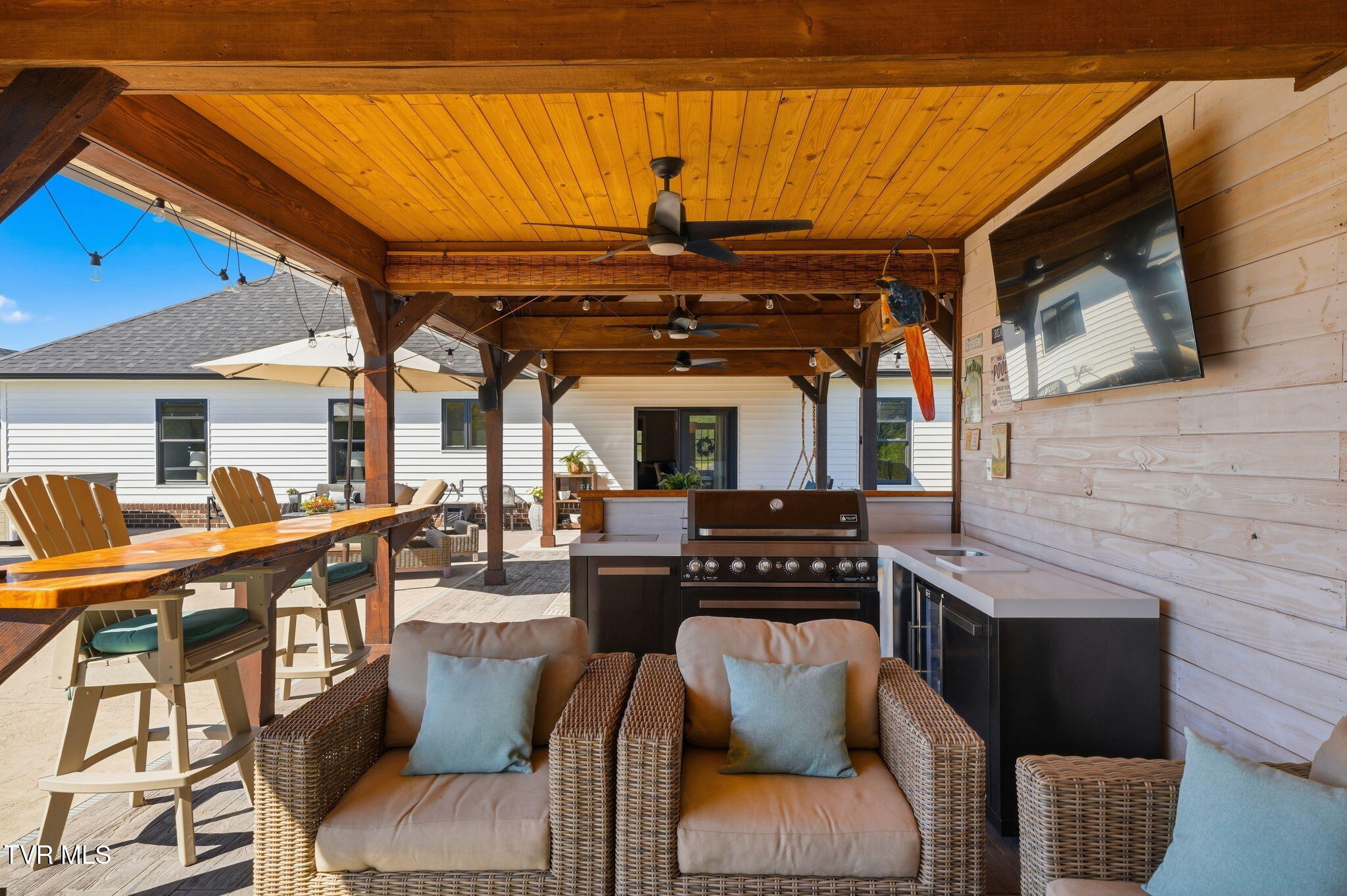 551 Pleasant Valley Road