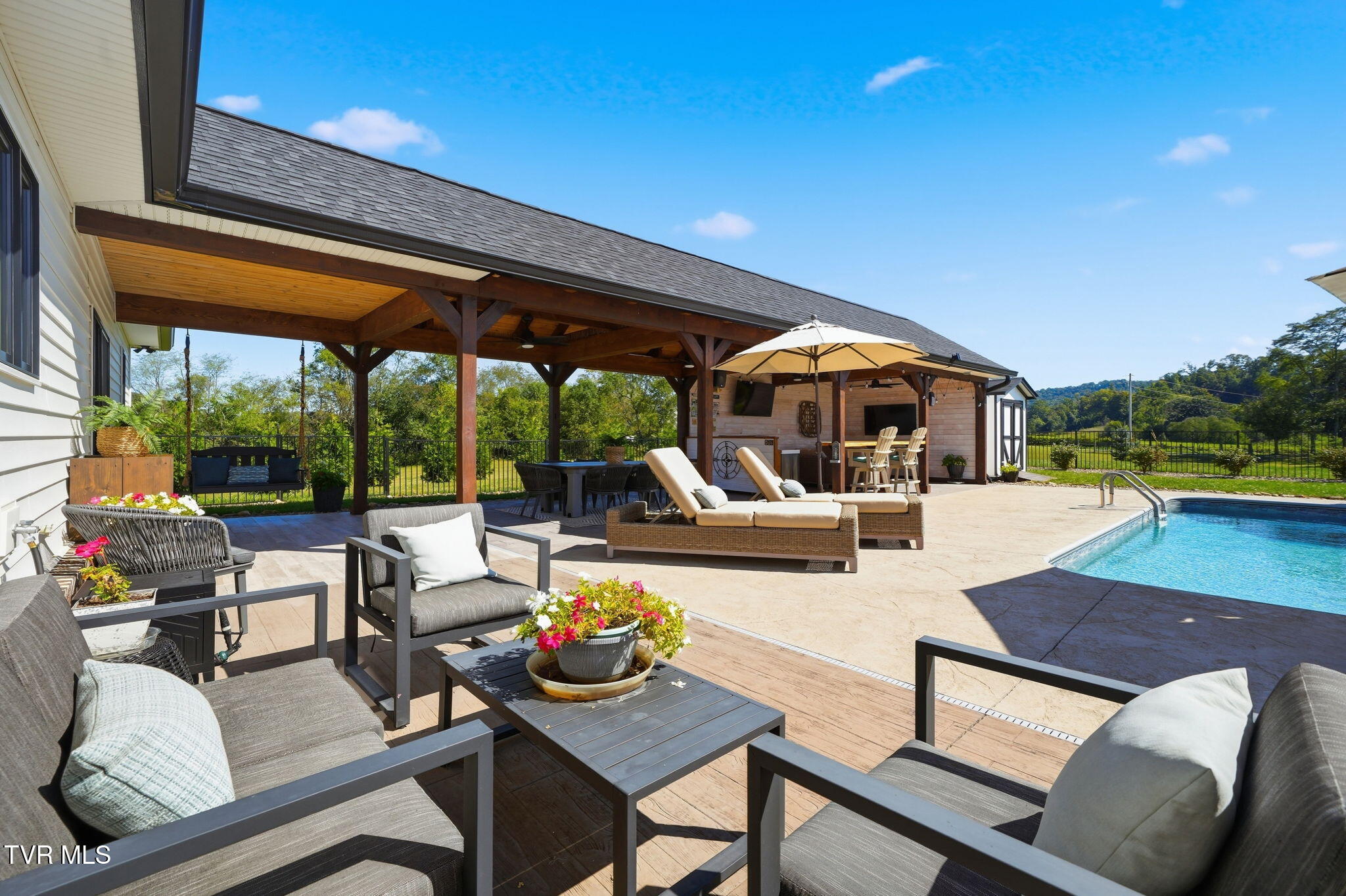 551 Pleasant Valley Road