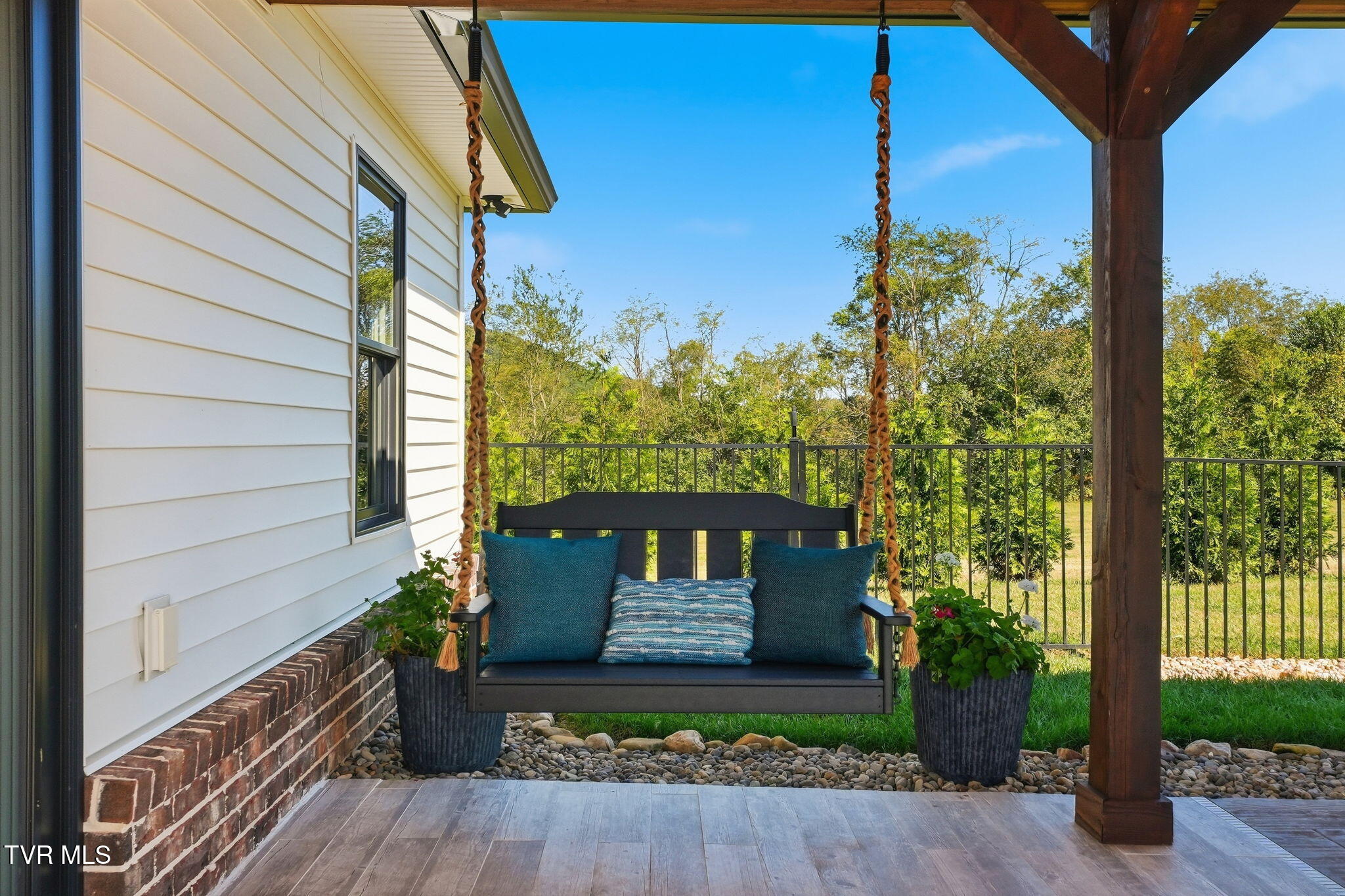 551 Pleasant Valley Road