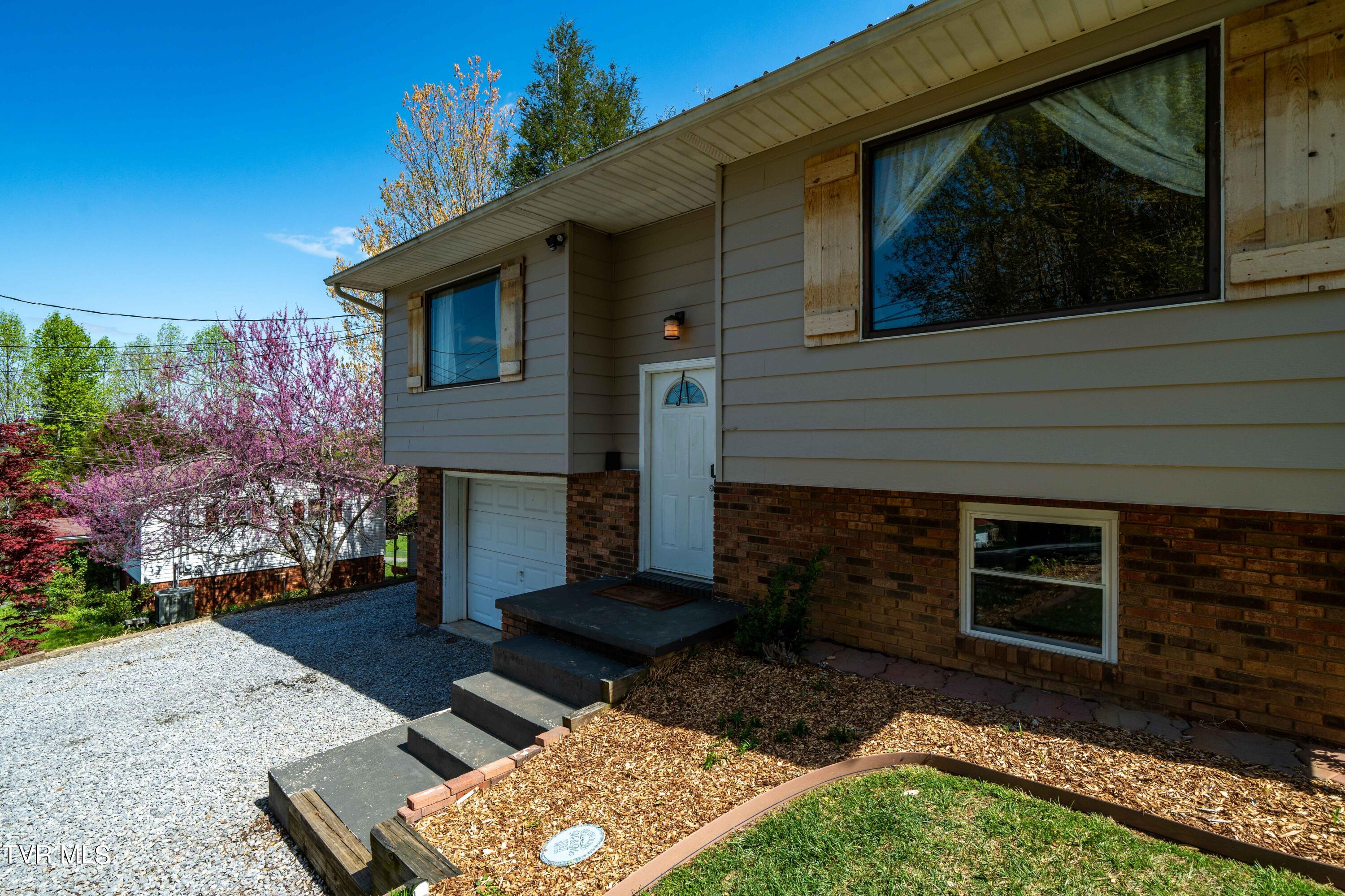 105 Green Acres Drive