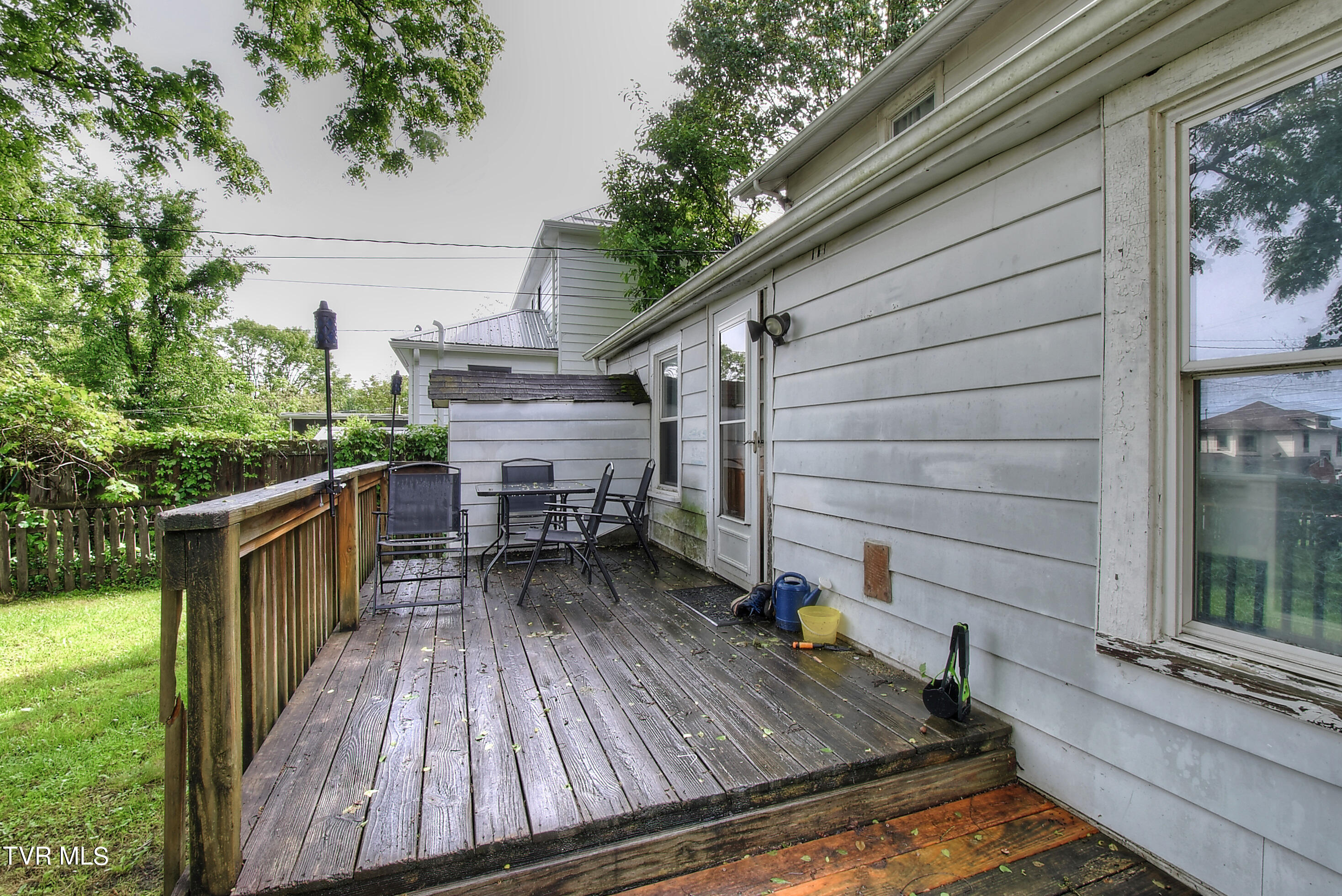 106 West Poplar Street