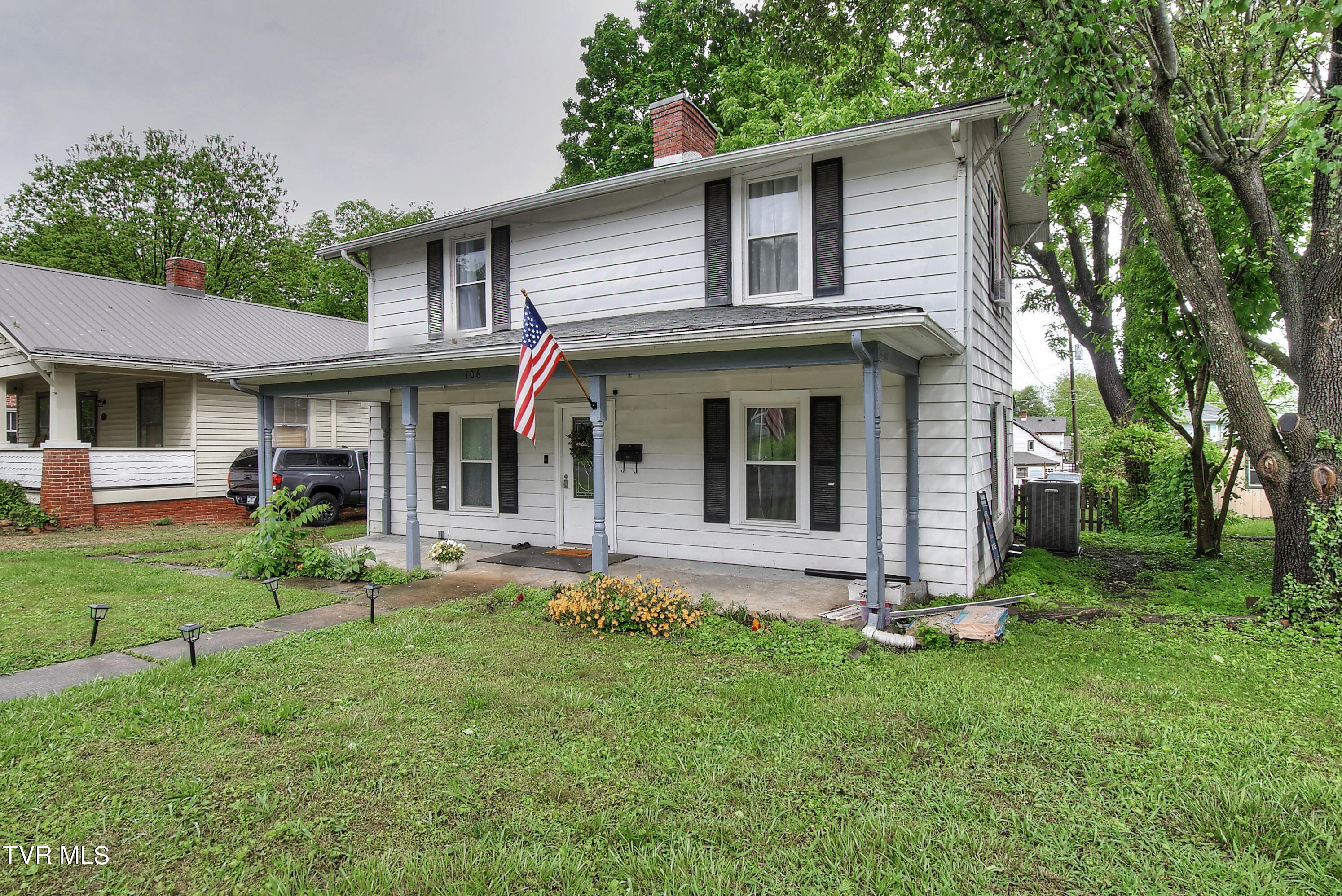 106 West Poplar Street