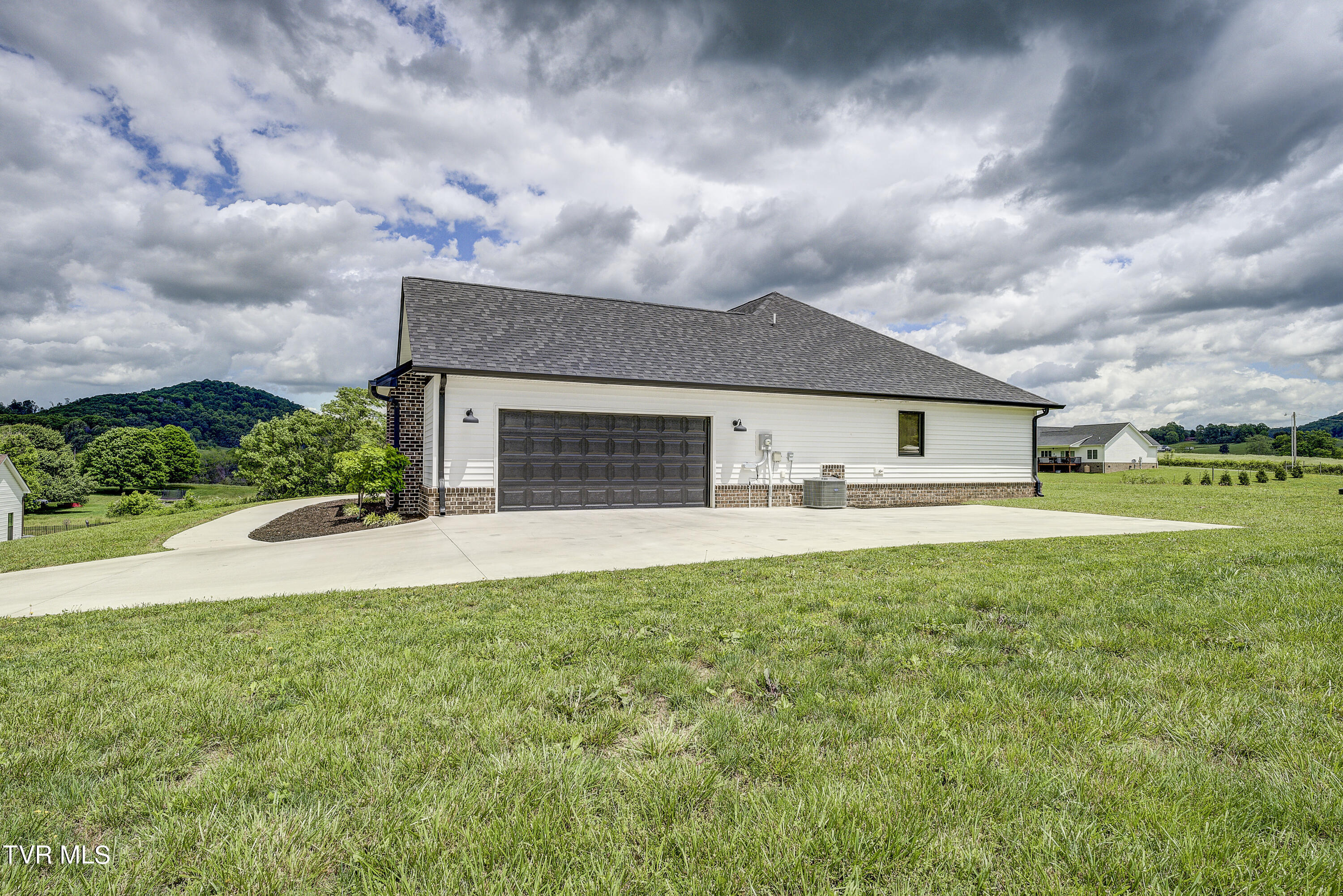 551 Pleasant Valley Road