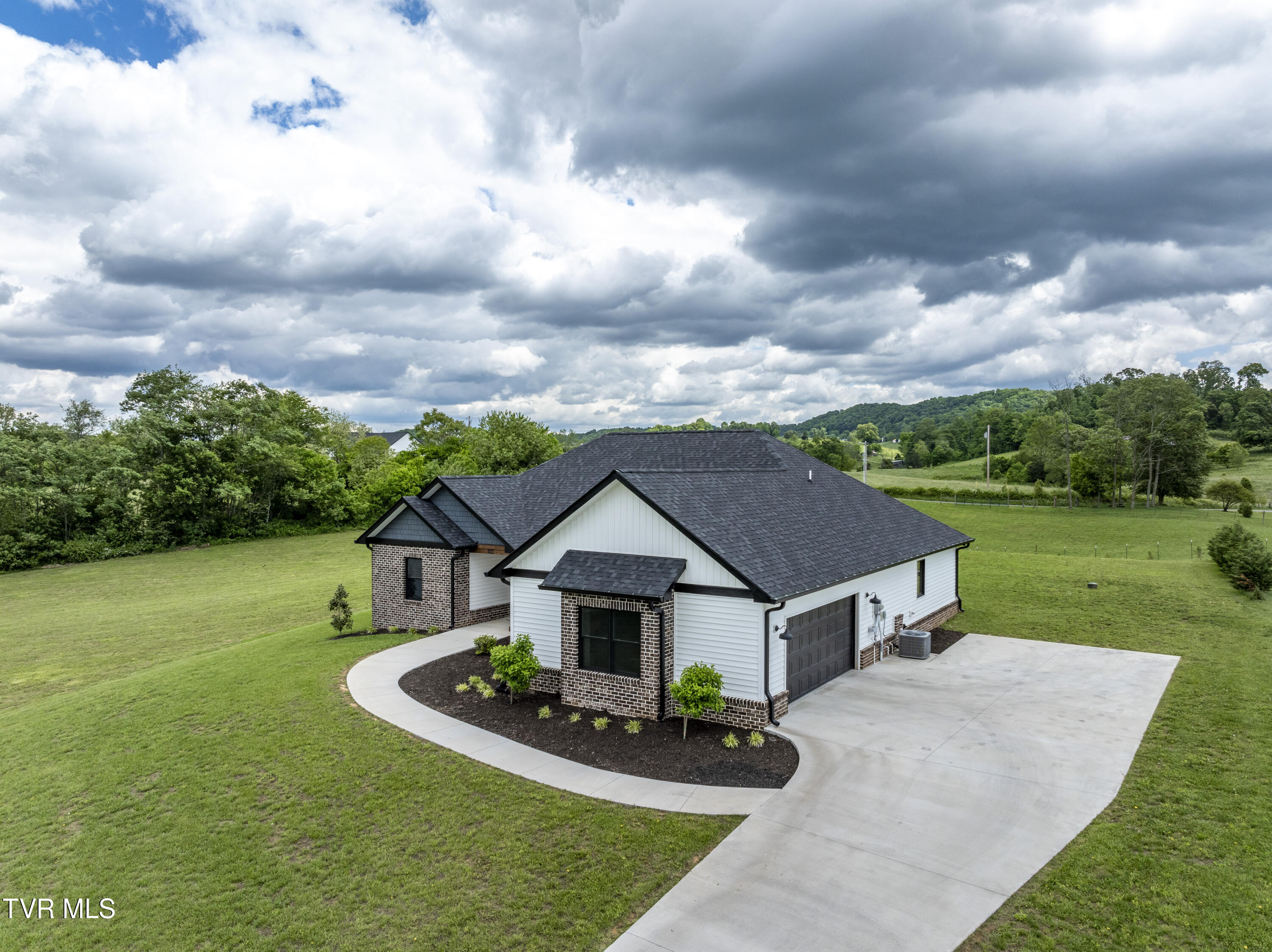 551 Pleasant Valley Road