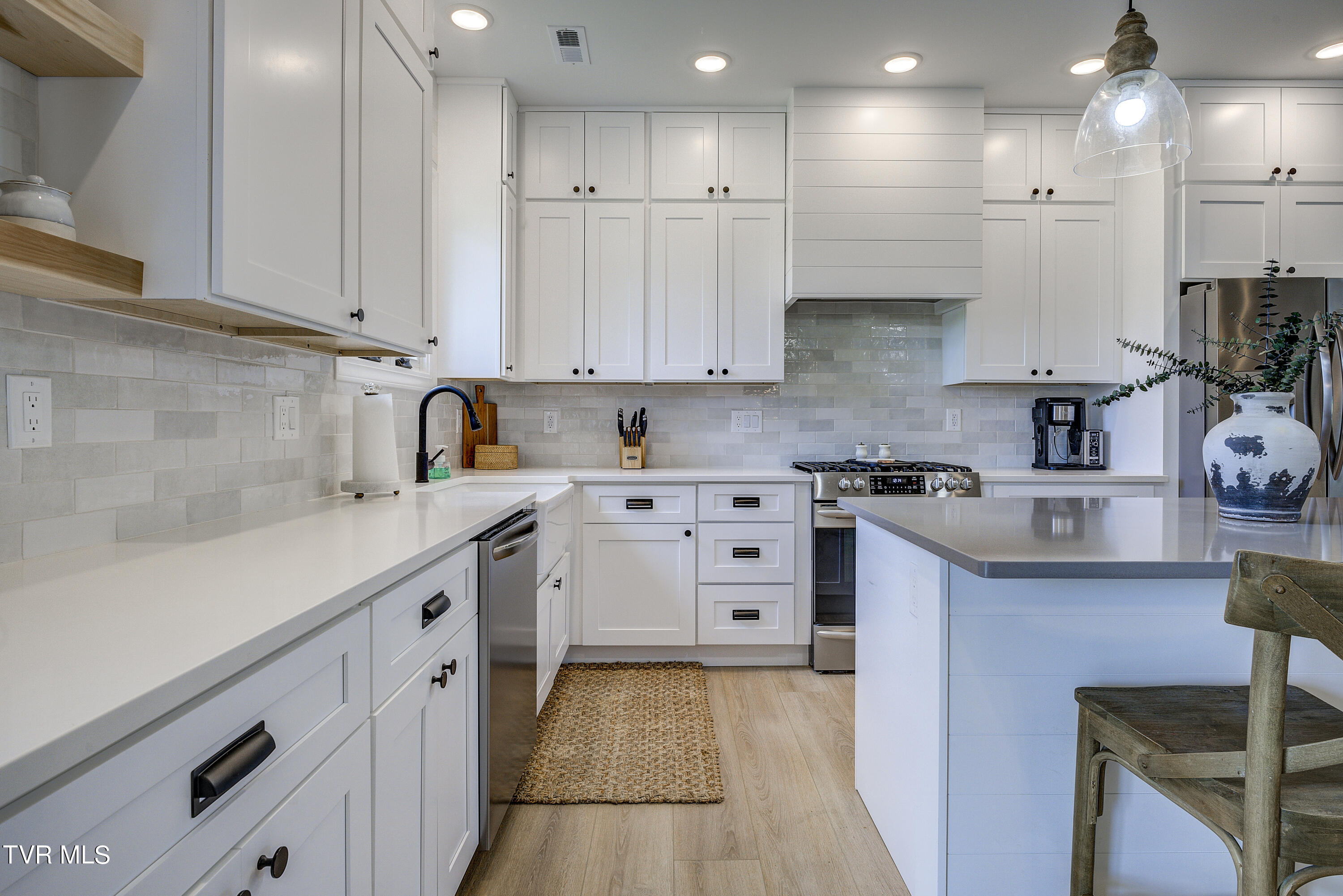 551 Pleasant Valley Road